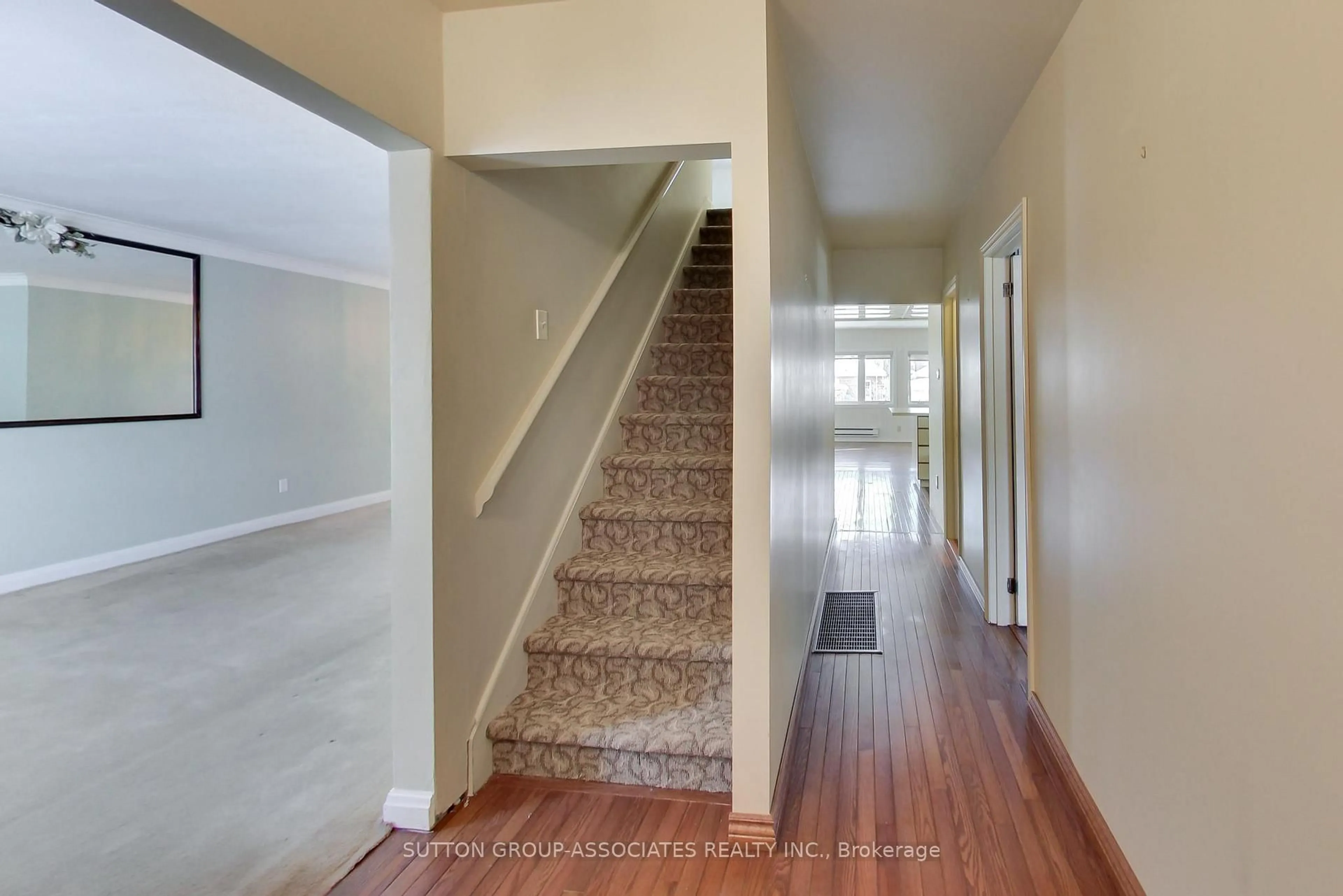 Unknown for 683 Glengrove Ave, Toronto Ontario M6B 2J2