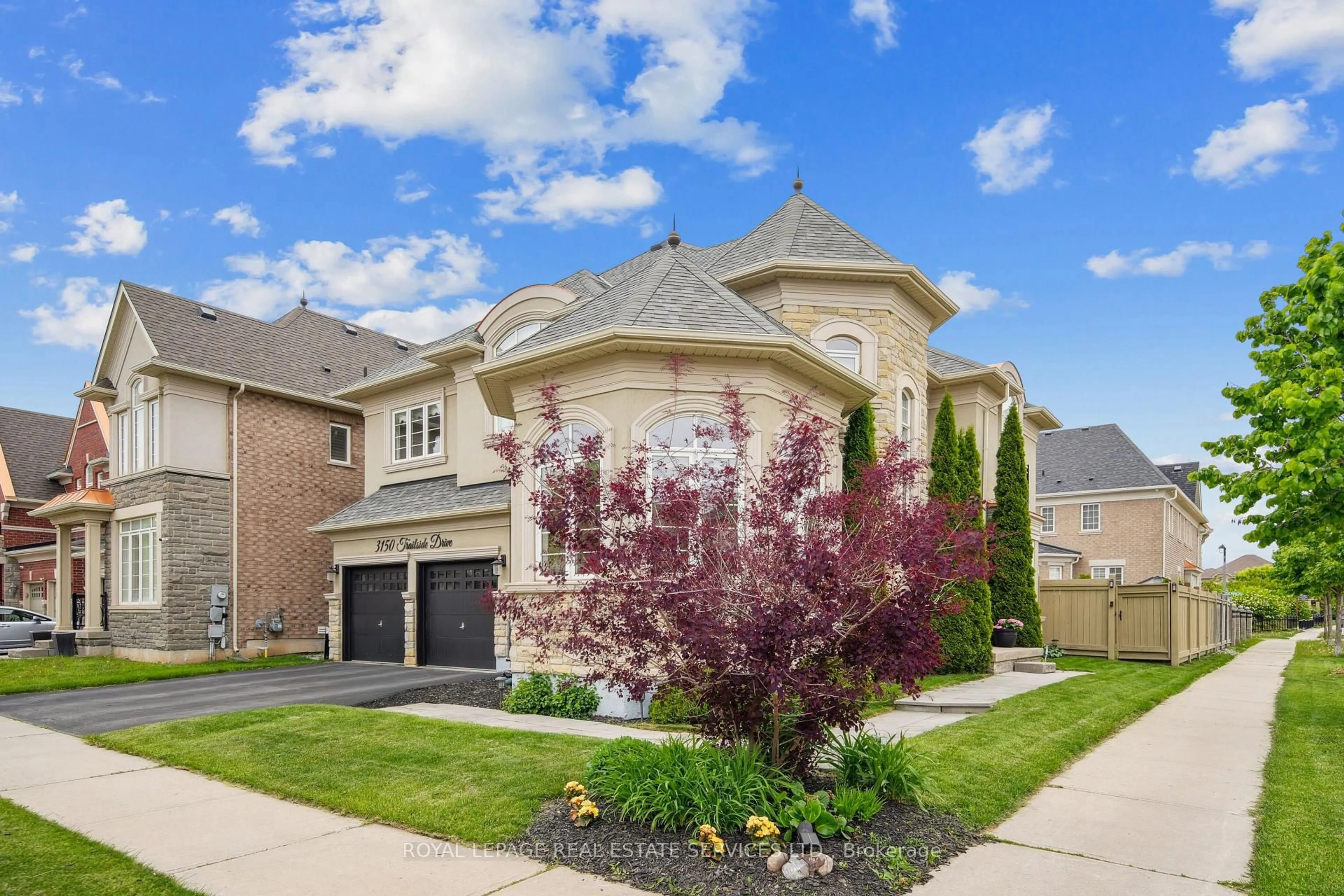 Home with brick exterior material, street for 3150 Trailside Dr, Oakville Ontario L6M 0P6