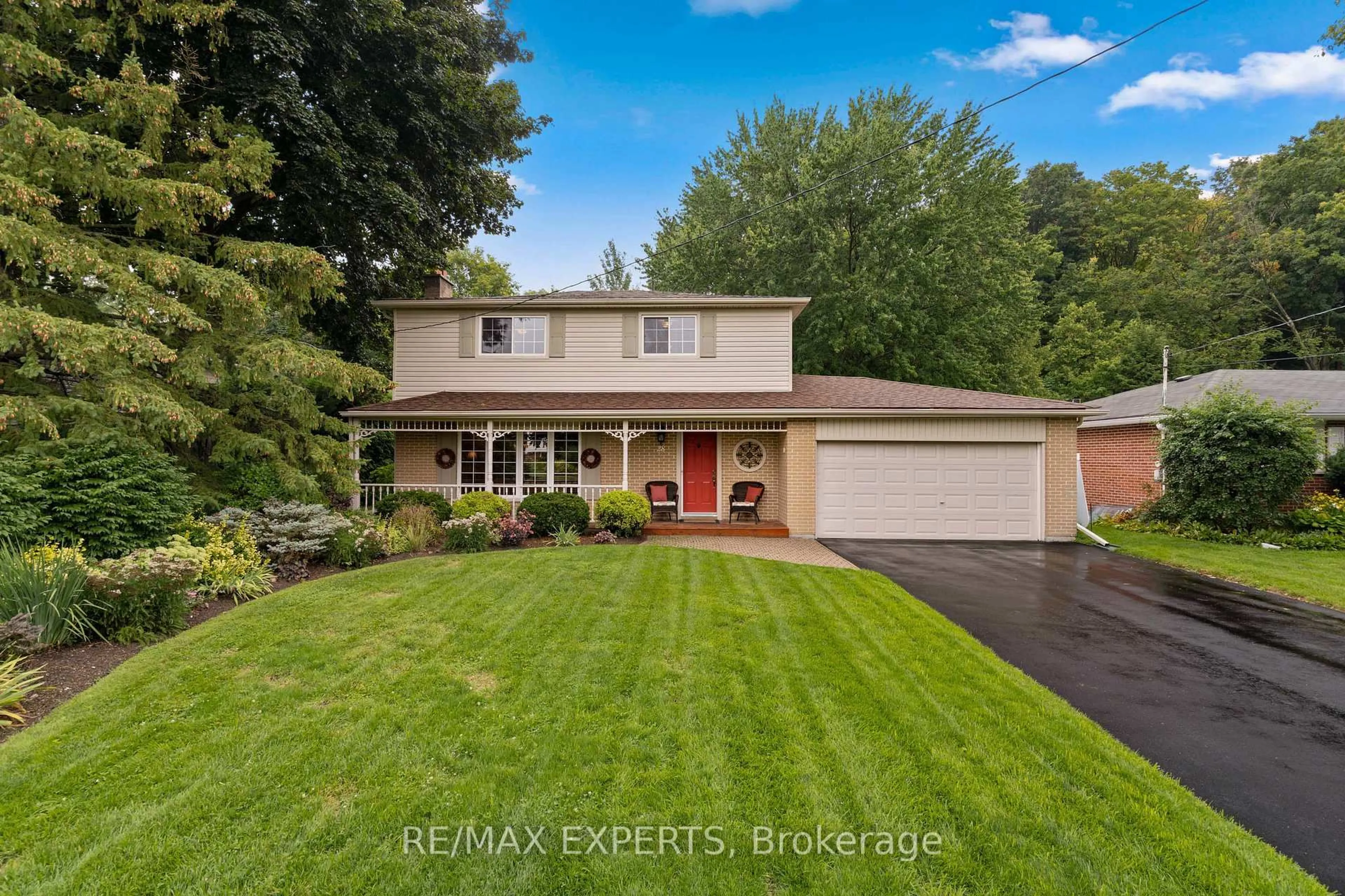 Unknown for 28 Hilltop Dr, Caledon Ontario L7C 1H6