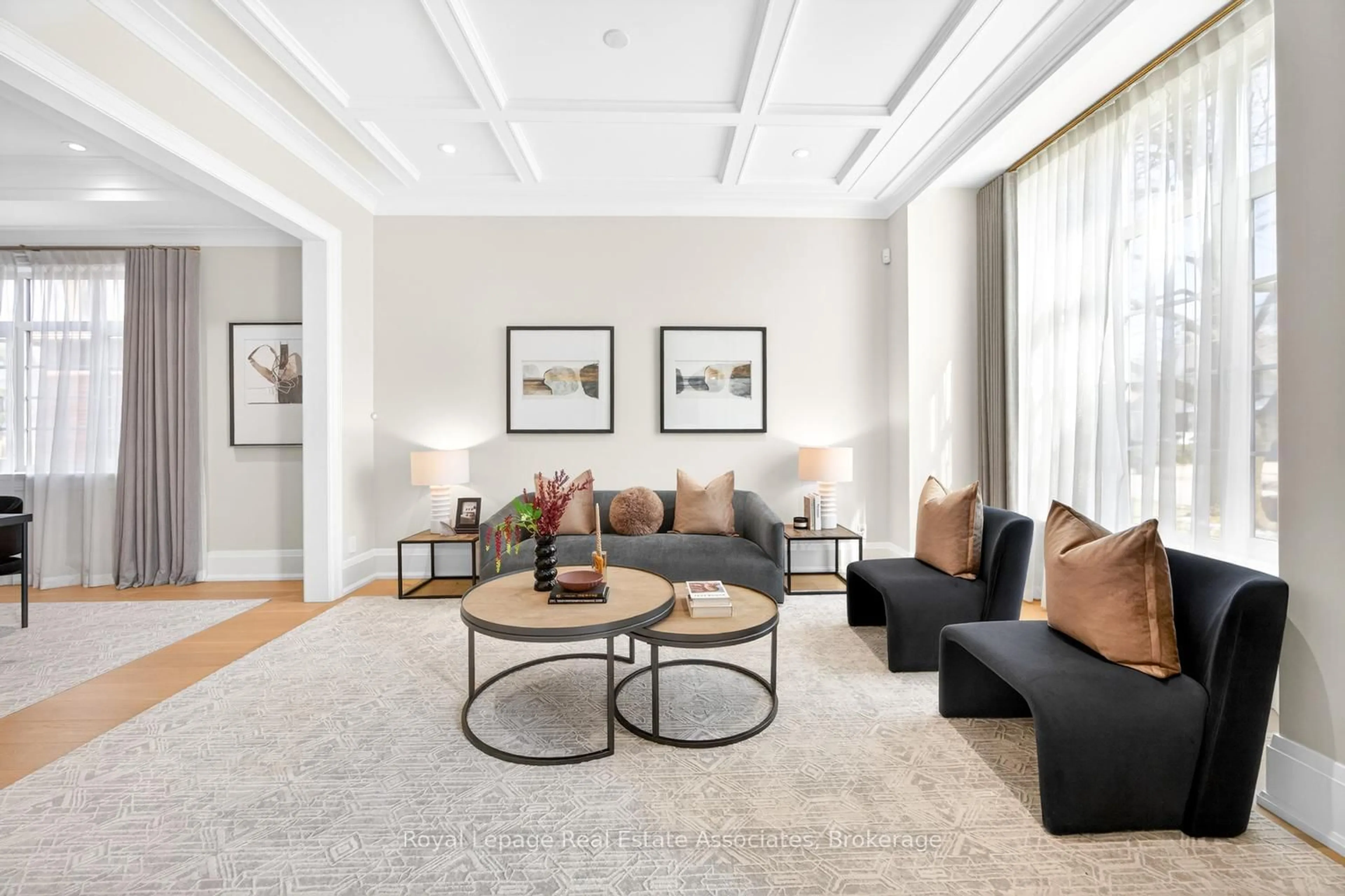 Living room with furniture, unknown for 16 Dorlen Ave, Toronto Ontario M9B 5A9