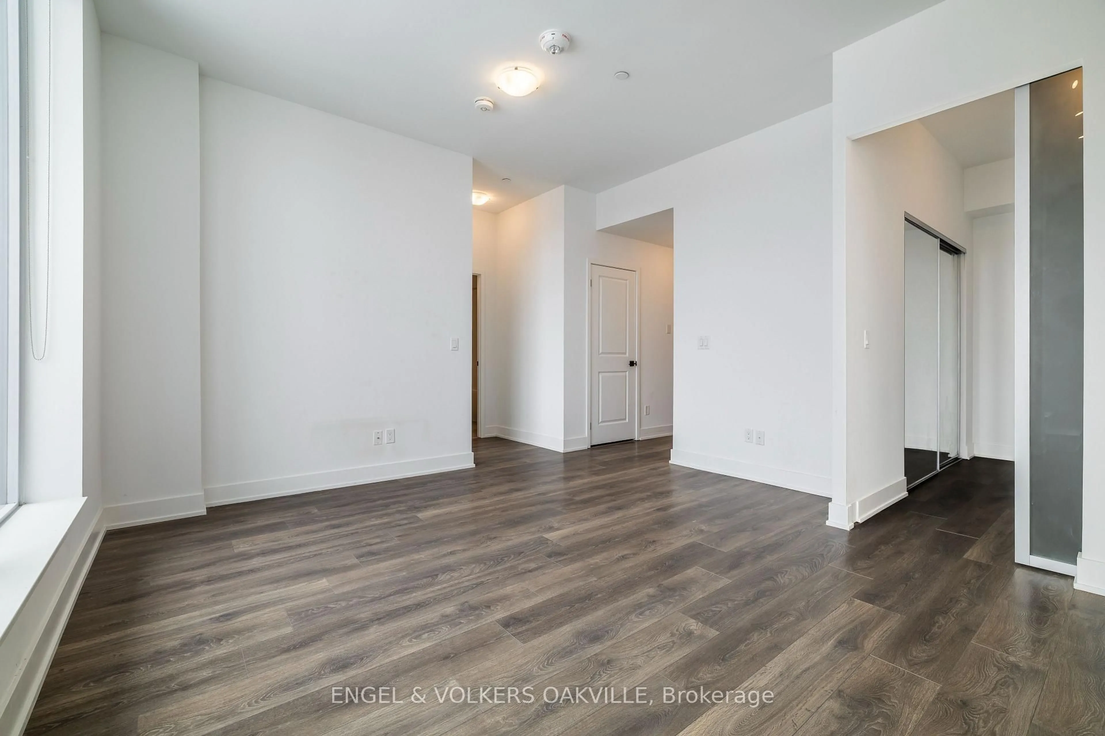 A pic of a room for 2481 Taunton Rd #248, Oakville Ontario L6H 3R7
