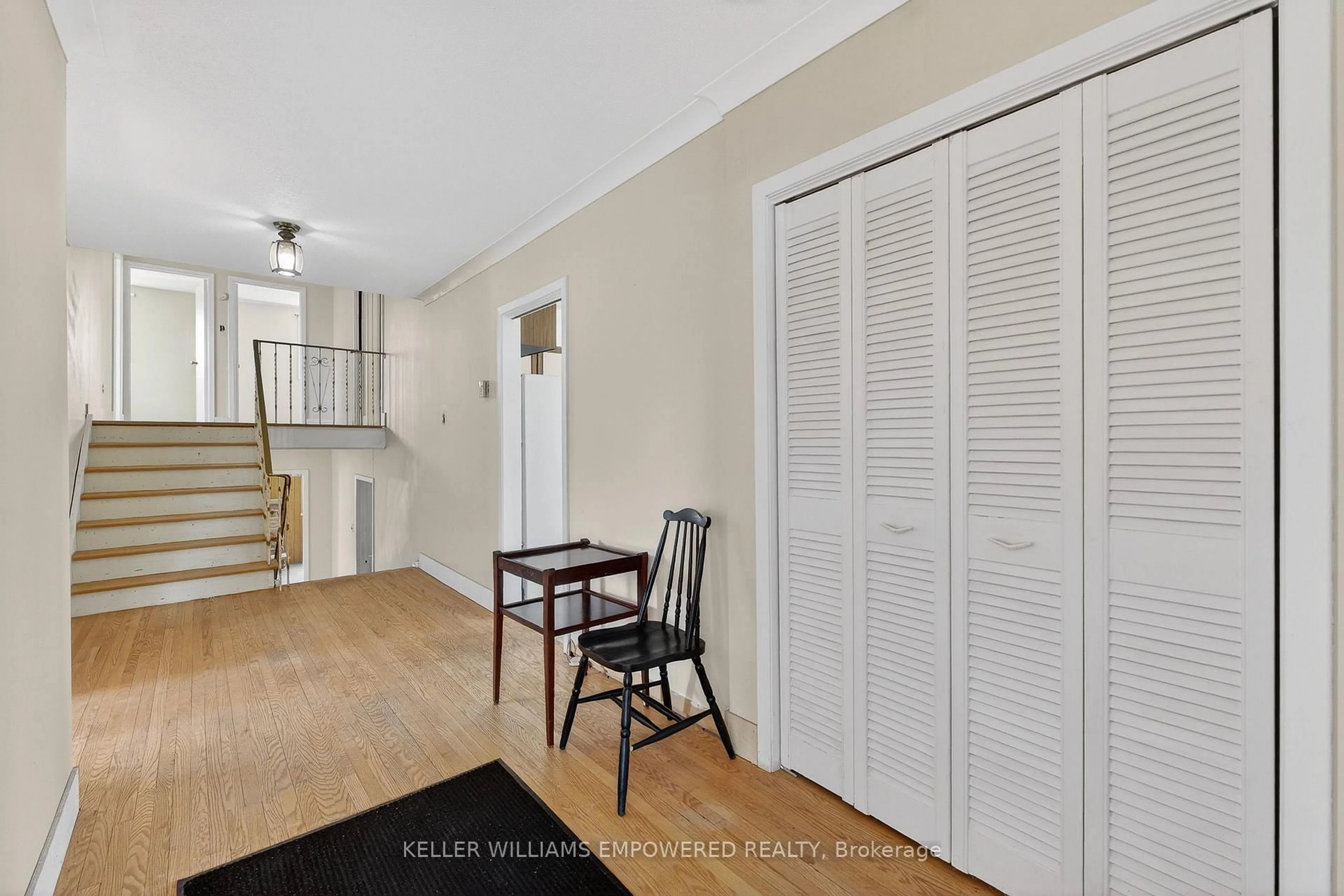 Indoor entryway for 67 Allanhurst Dr, Toronto Ontario M9A 4K2