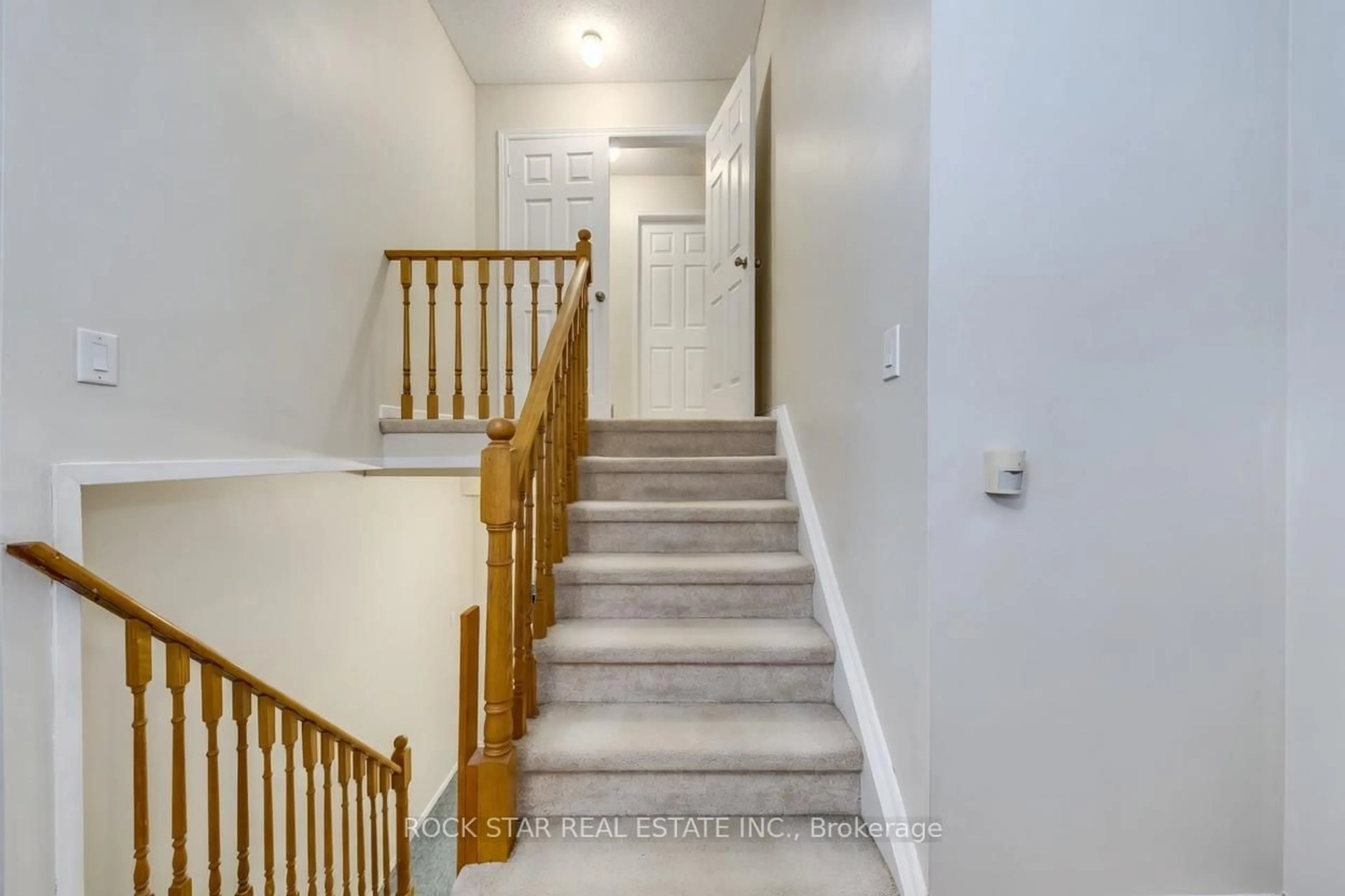 Unknown for 14 Cairnmore Crt, Brampton Ontario L6Z 1T6