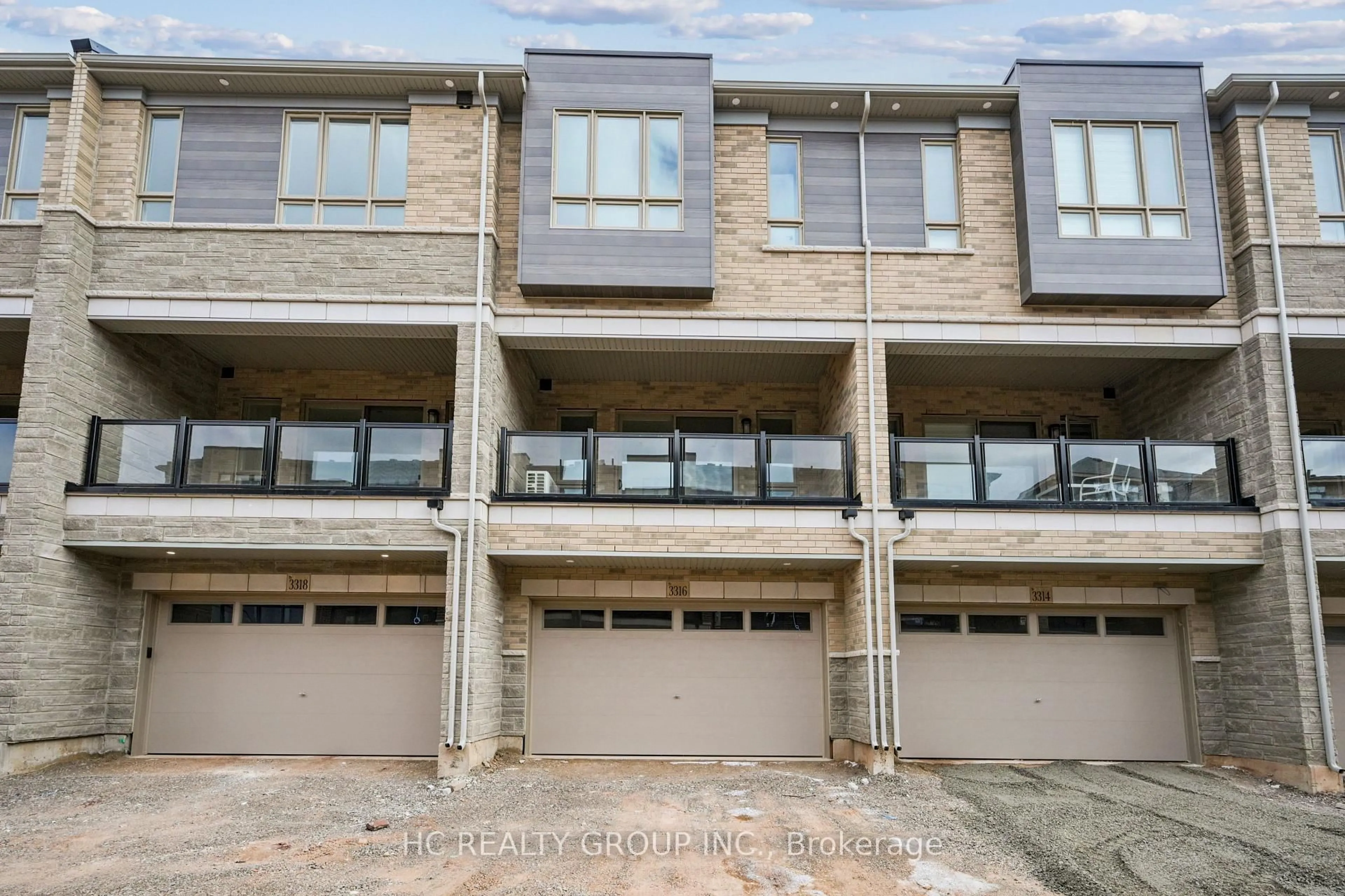 Home with brick exterior material, street for 3316 Taha Gdns, Oakville Ontario L6M 5S1
