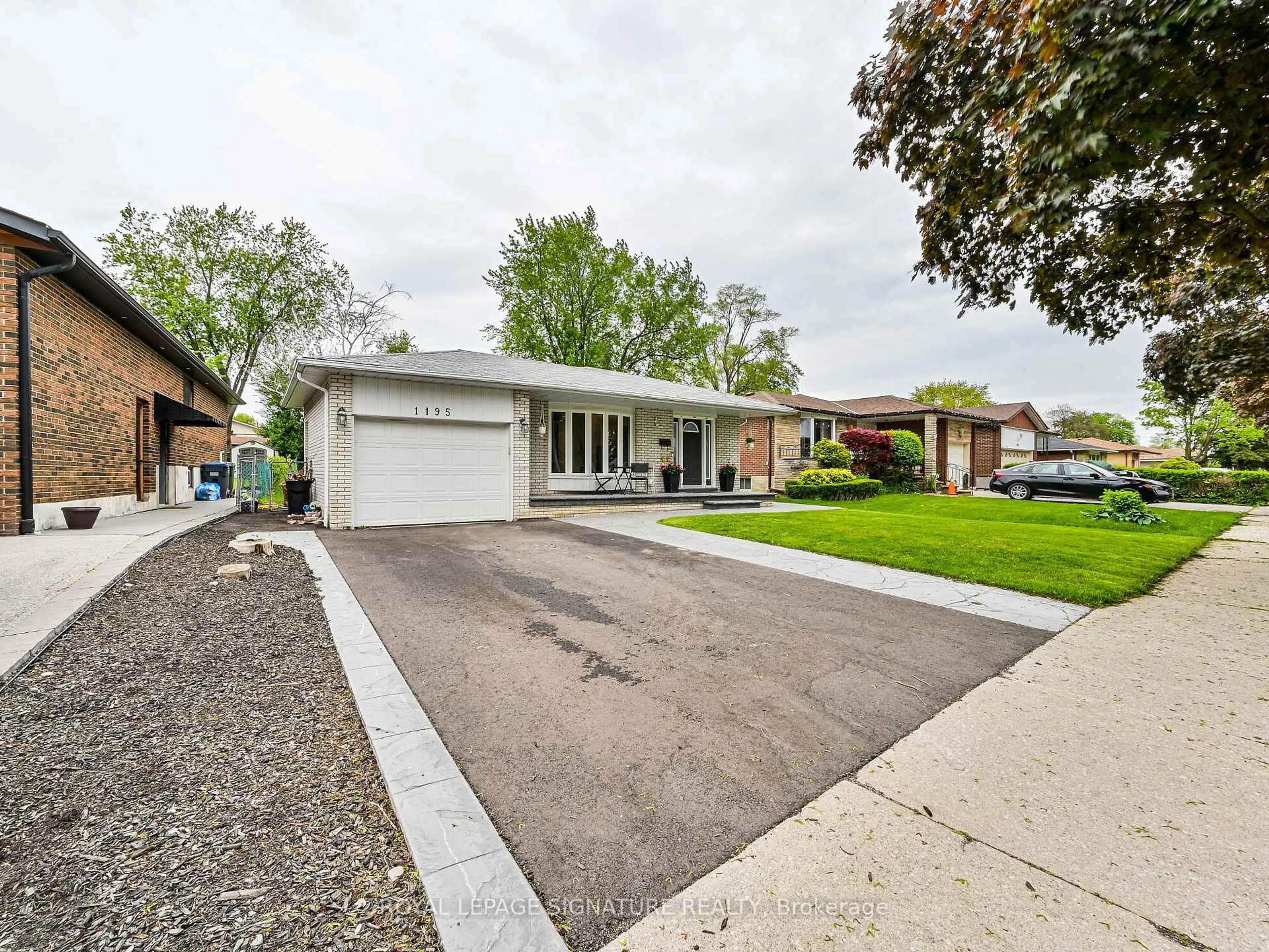 Unknown for 1195 Chada Ave, Mississauga Ontario L5C 1P8