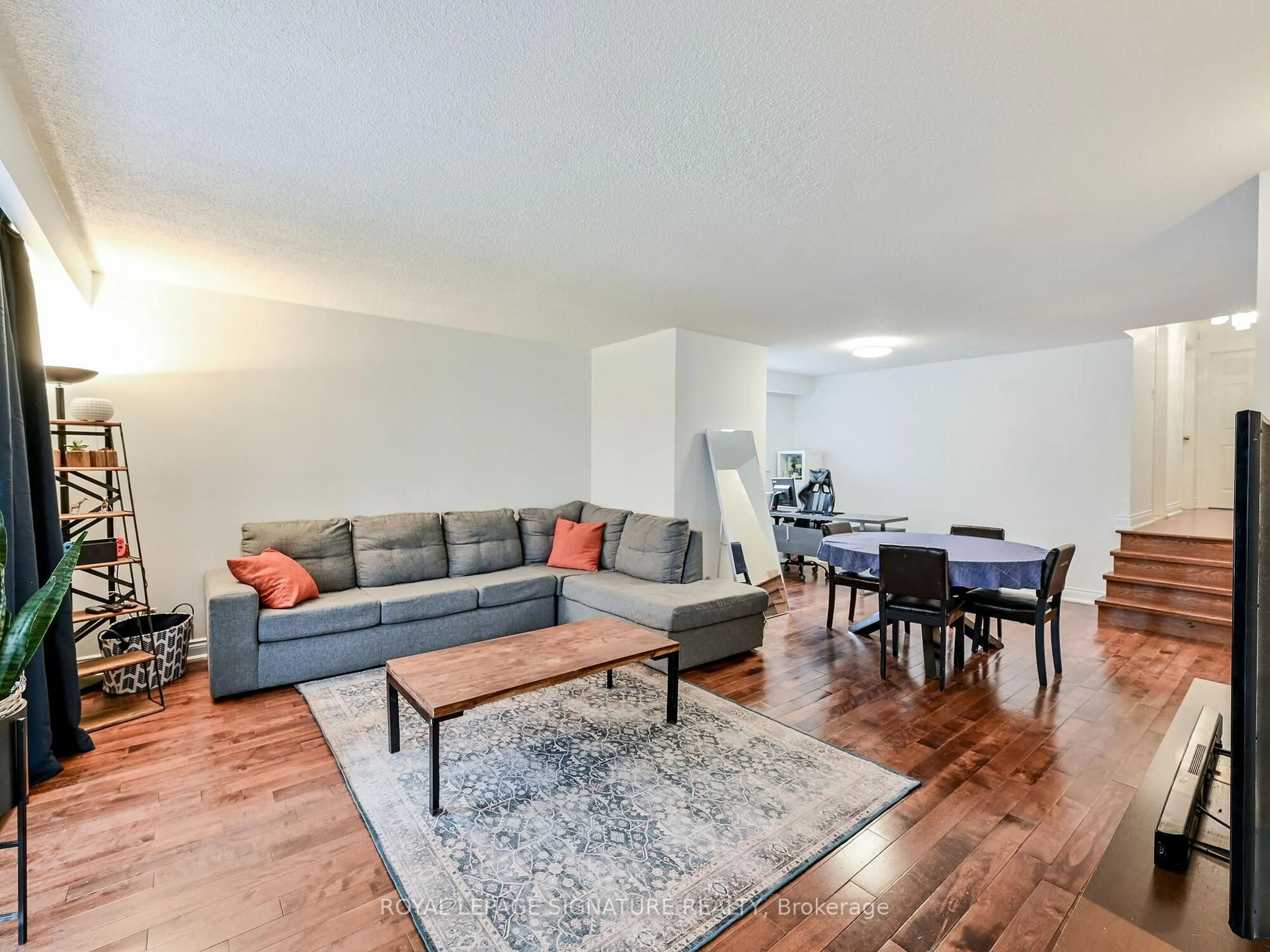 Living room with furniture, wood/laminate floor for 1195 Chada Ave, Mississauga Ontario L5C 1P8