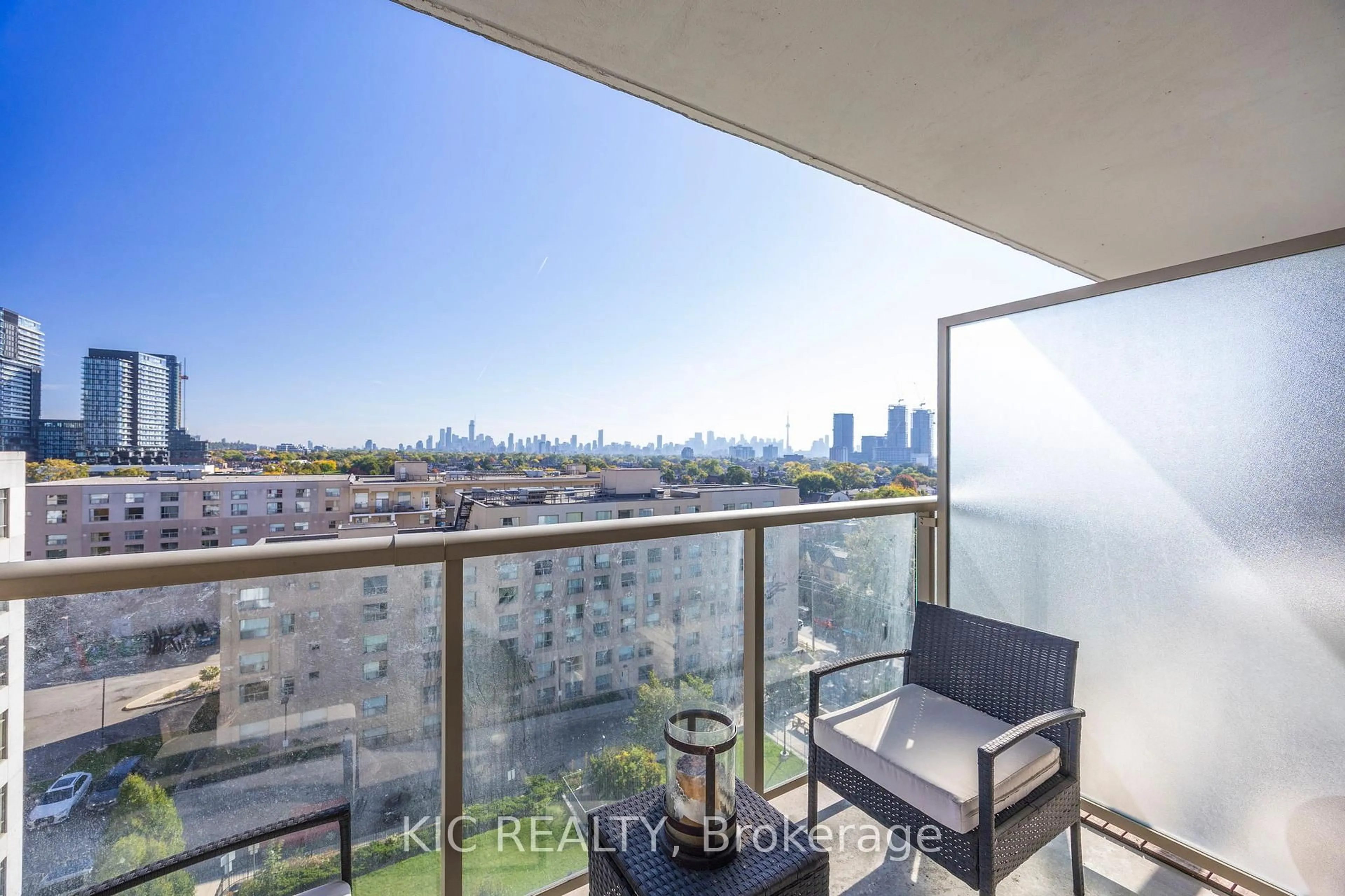 Balcony in the apartment, city buildings view from balcony for 812 Lansdowne Ave #901, Toronto Ontario M6H 4K5