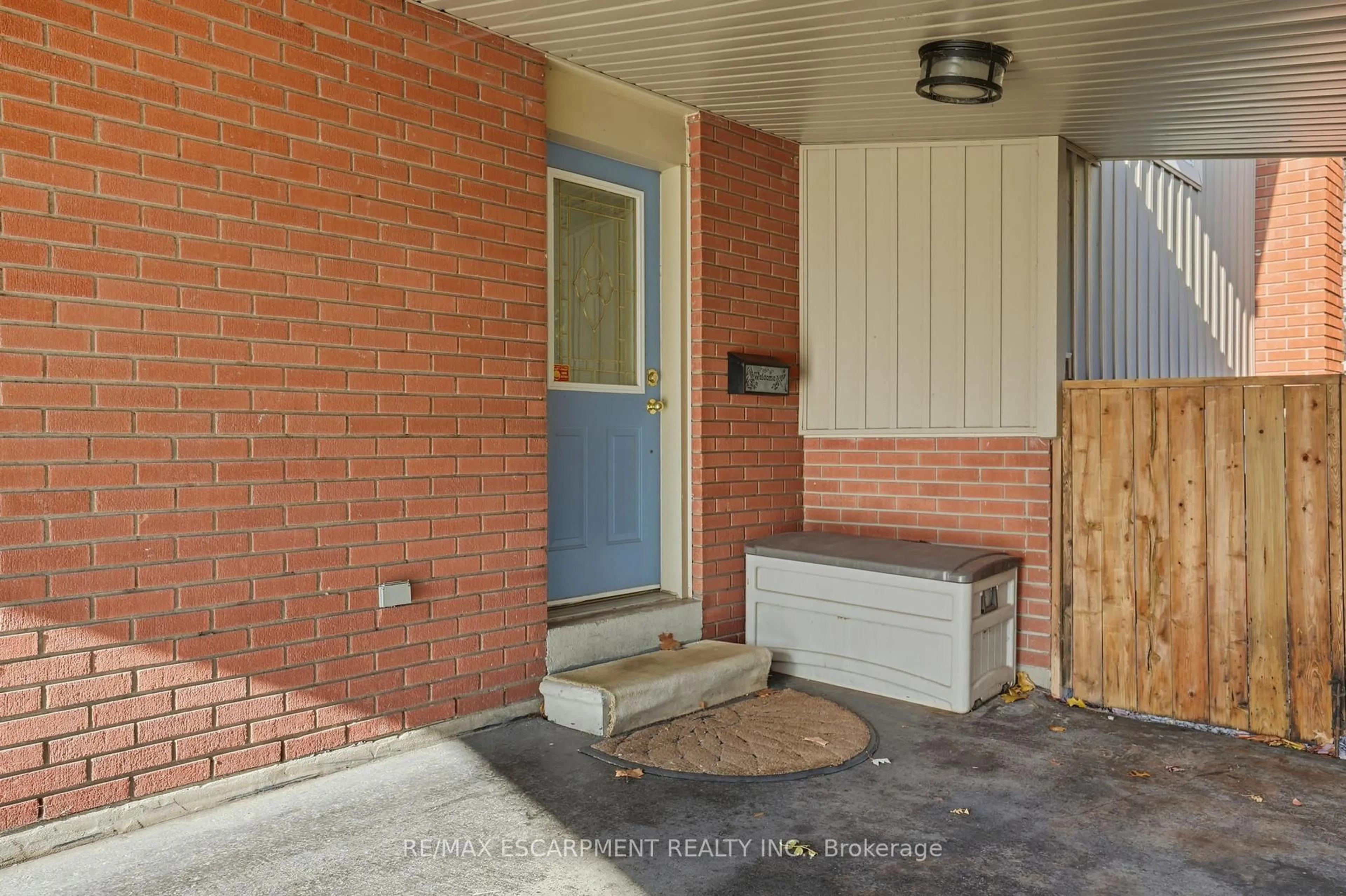 Unknown for 345 Erindale Dr, Burlington Ontario L7L 4T3