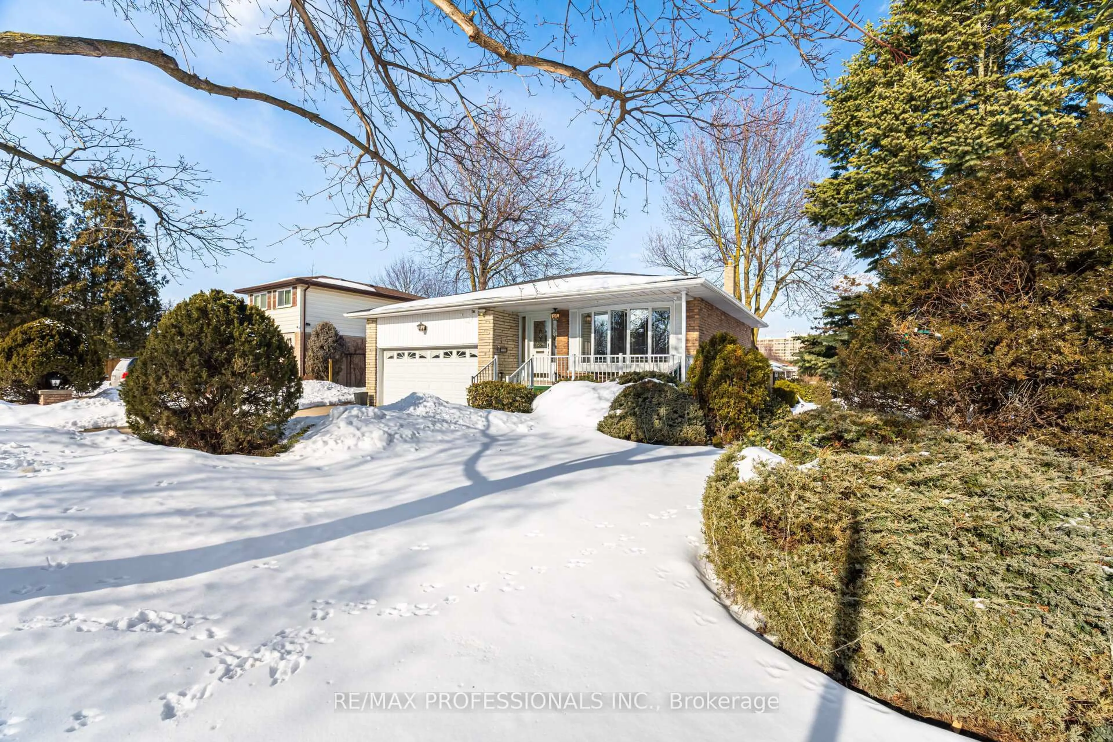 Unknown for 50 Trotters Lane, Brampton Ontario L6Y 1B6