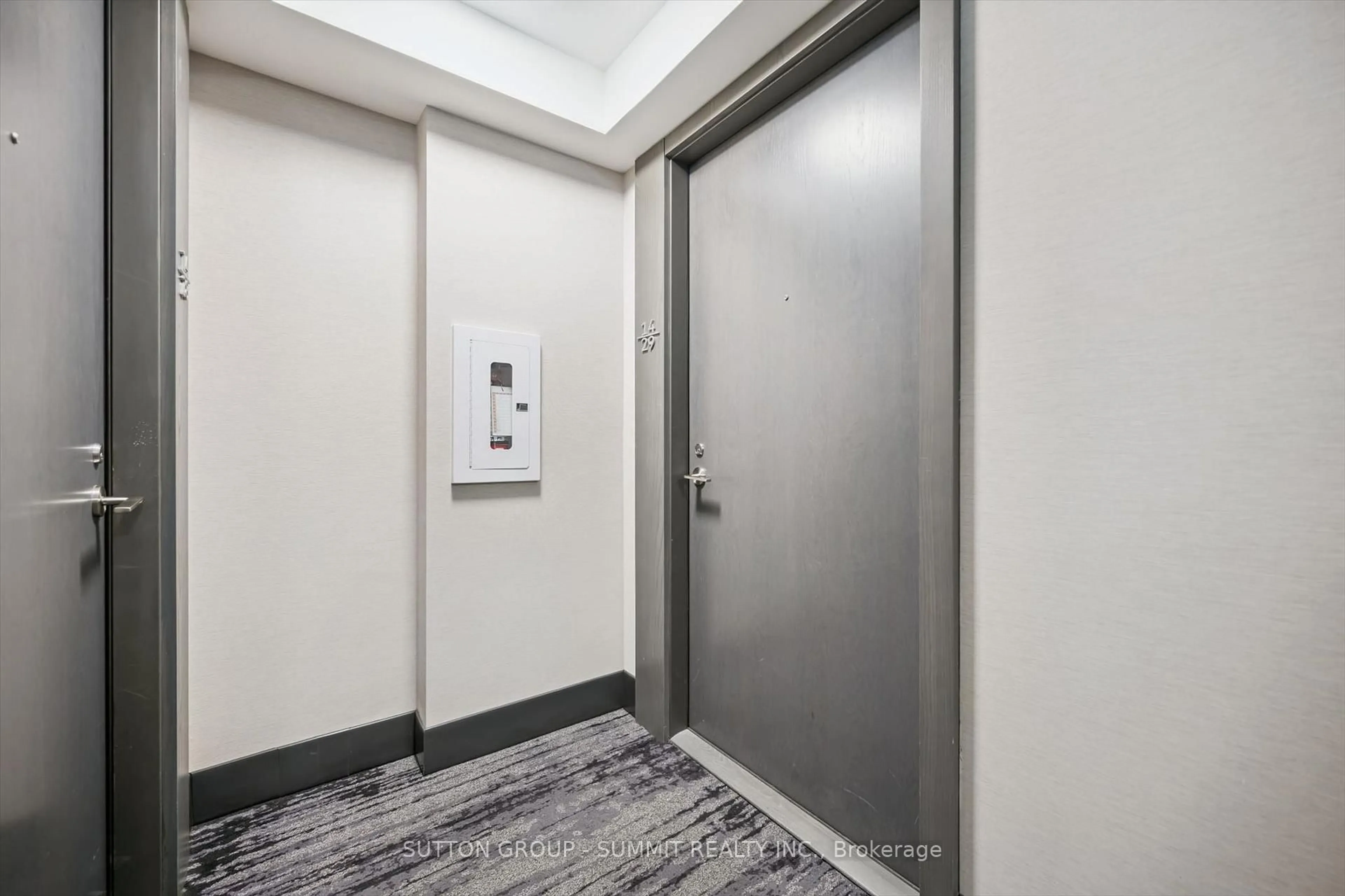 Indoor foyer for 5 Mabelle Ave #1429, Toronto Ontario M9A 0C8