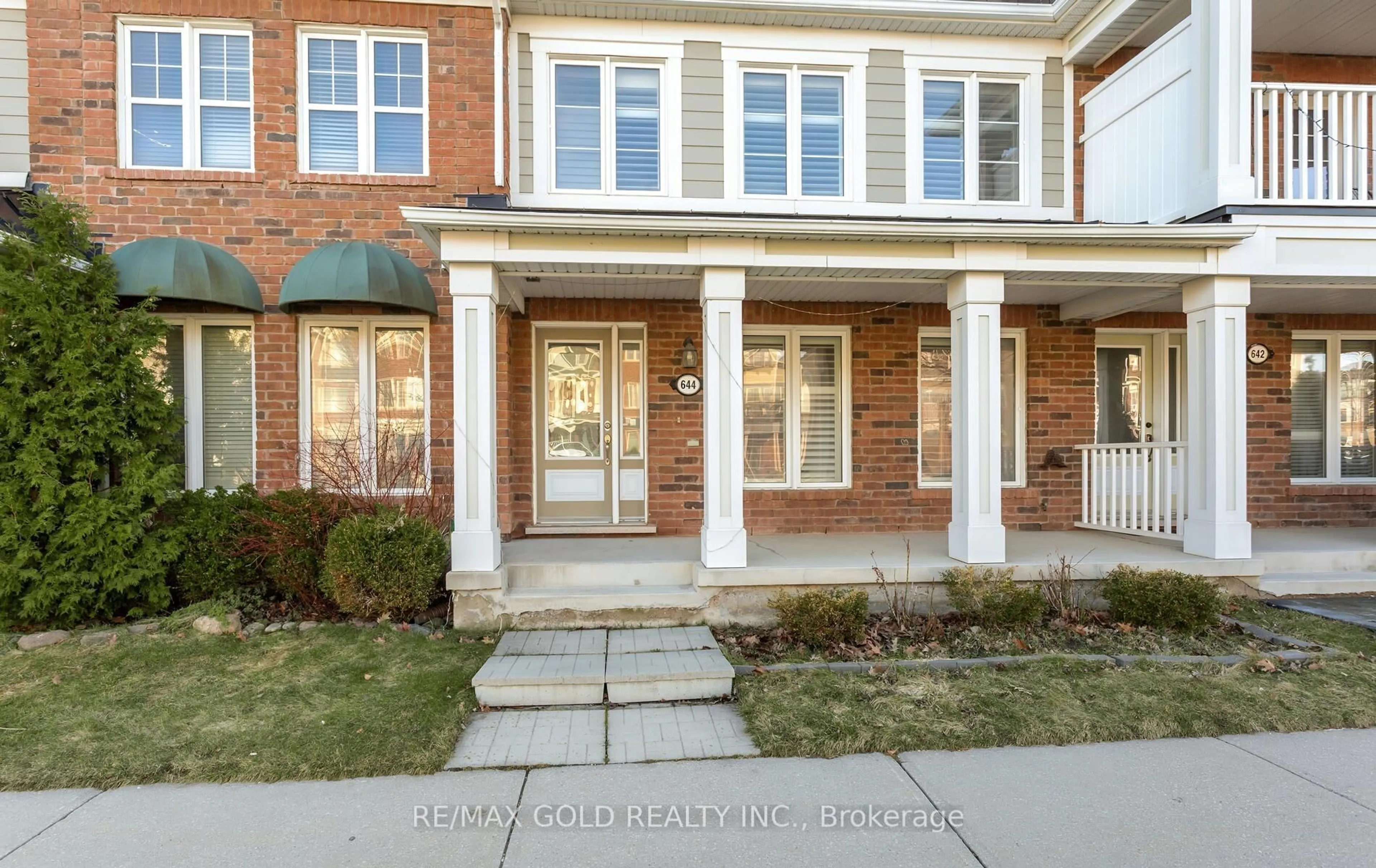 Home with brick exterior material, street for 644 Scott Blvd, Milton Ontario L9T 0P2