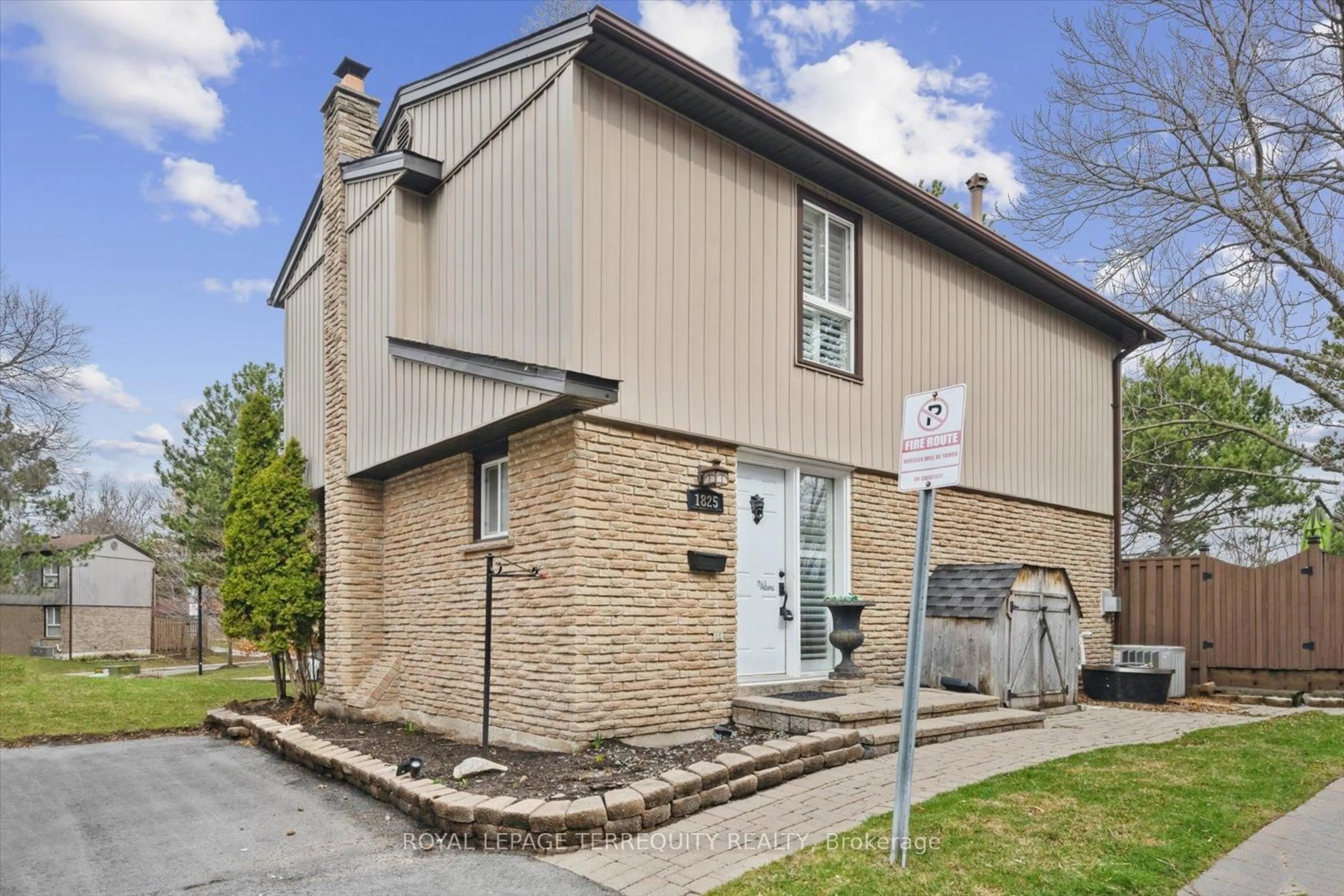 Unknown for 1825 Hyde Mill Cres, Mississauga Ontario L5N 0A7