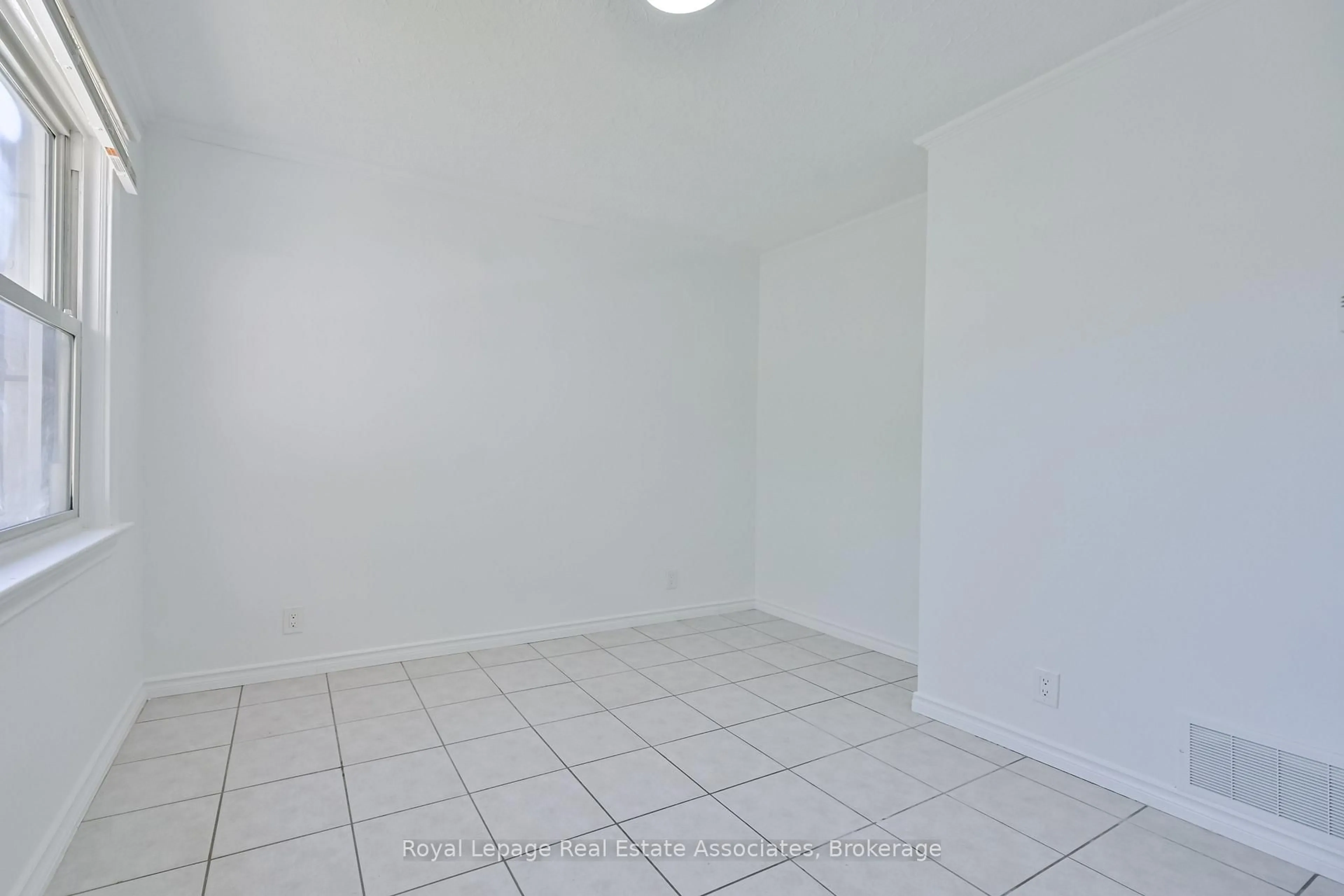 A pic of a room for 20 East Dr, Toronto Ontario M6N 2N7