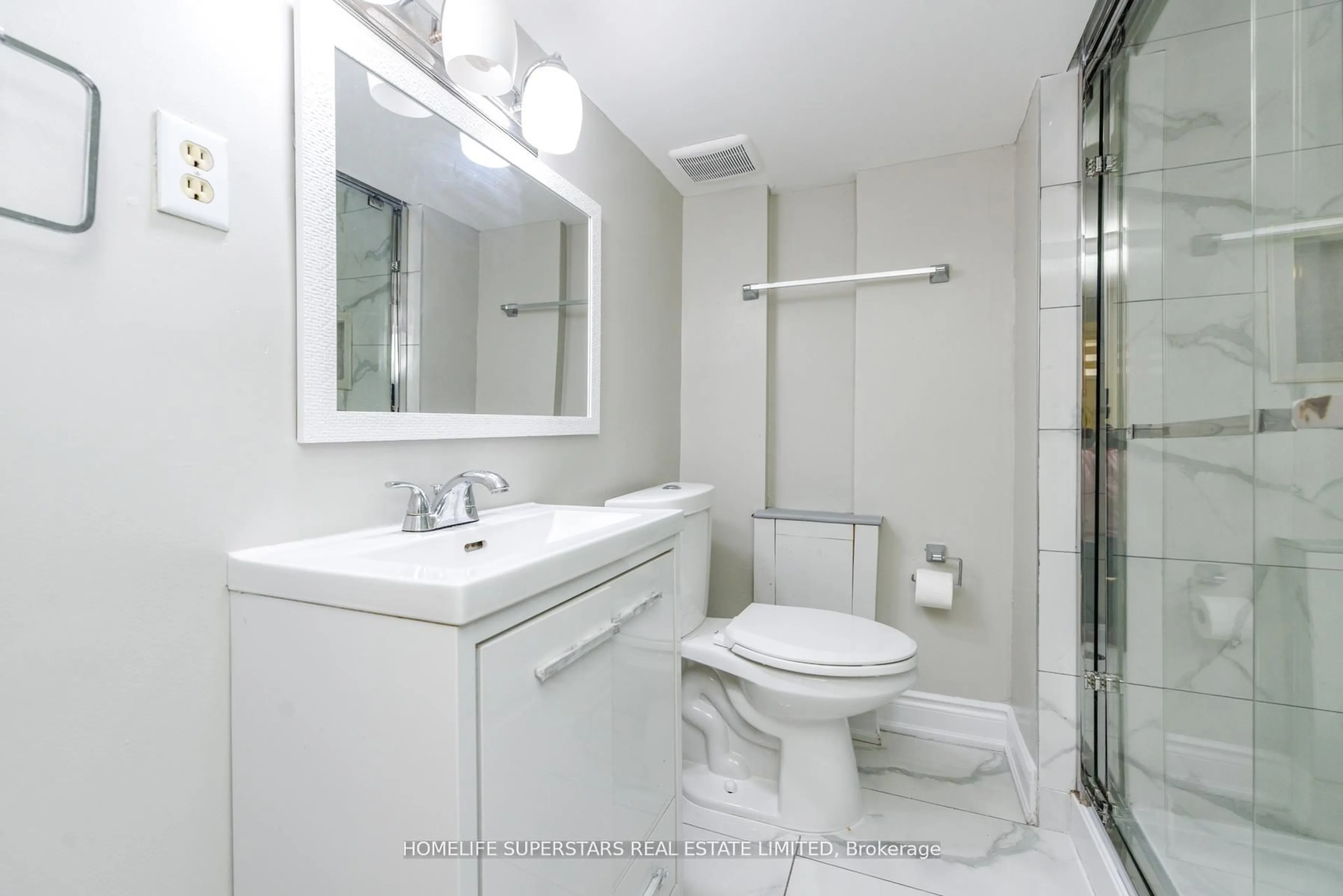 Standard bathroom, ceramic/tile floor for 306 Royal Salisbury Way, Brampton Ontario L6V 3G5