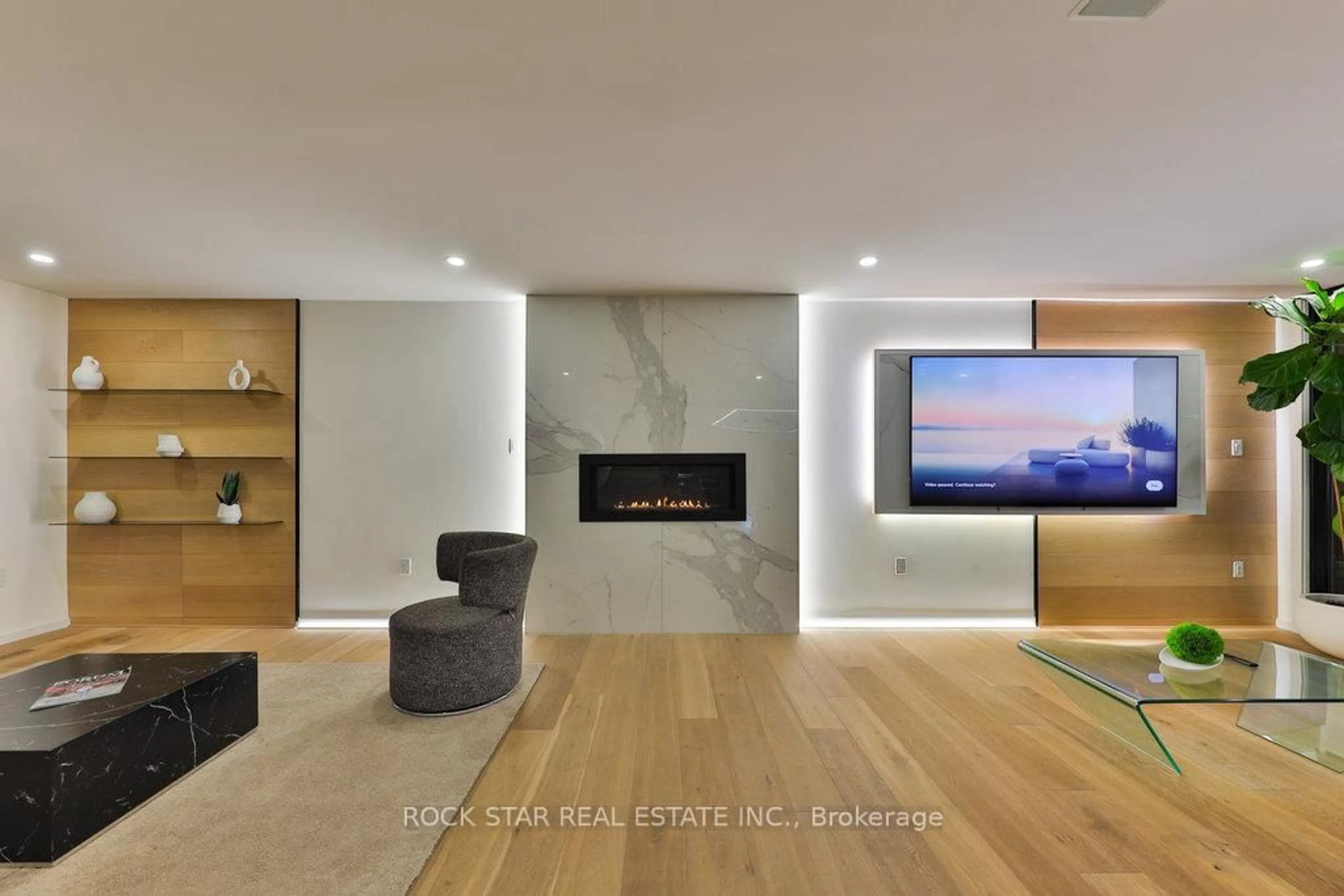 Home theater for 370 Goodram Dr, Burlington Ontario L7L 2K1