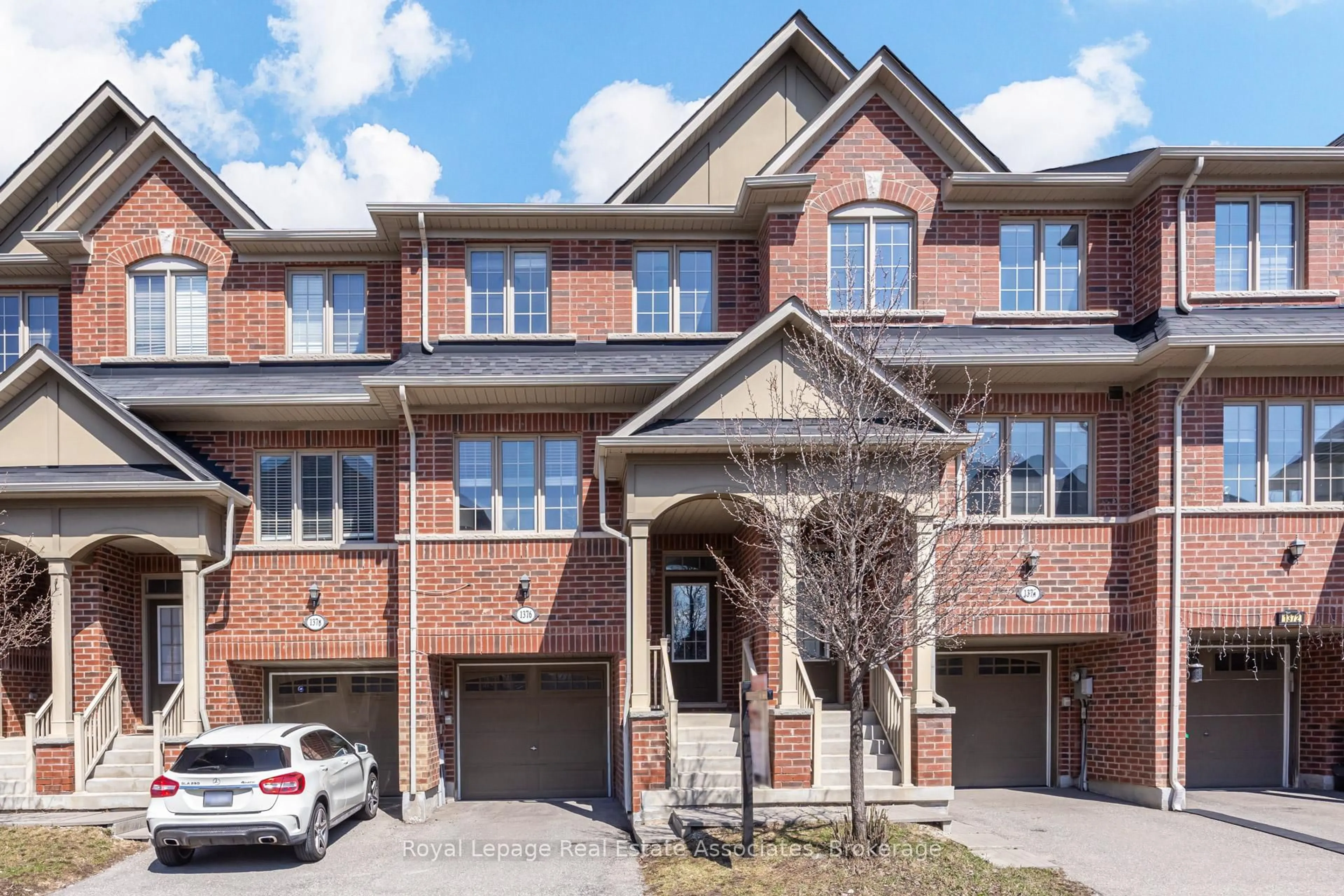Home with brick exterior material, street for 1376 Granrock Cres, Mississauga Ontario L5V 0E1