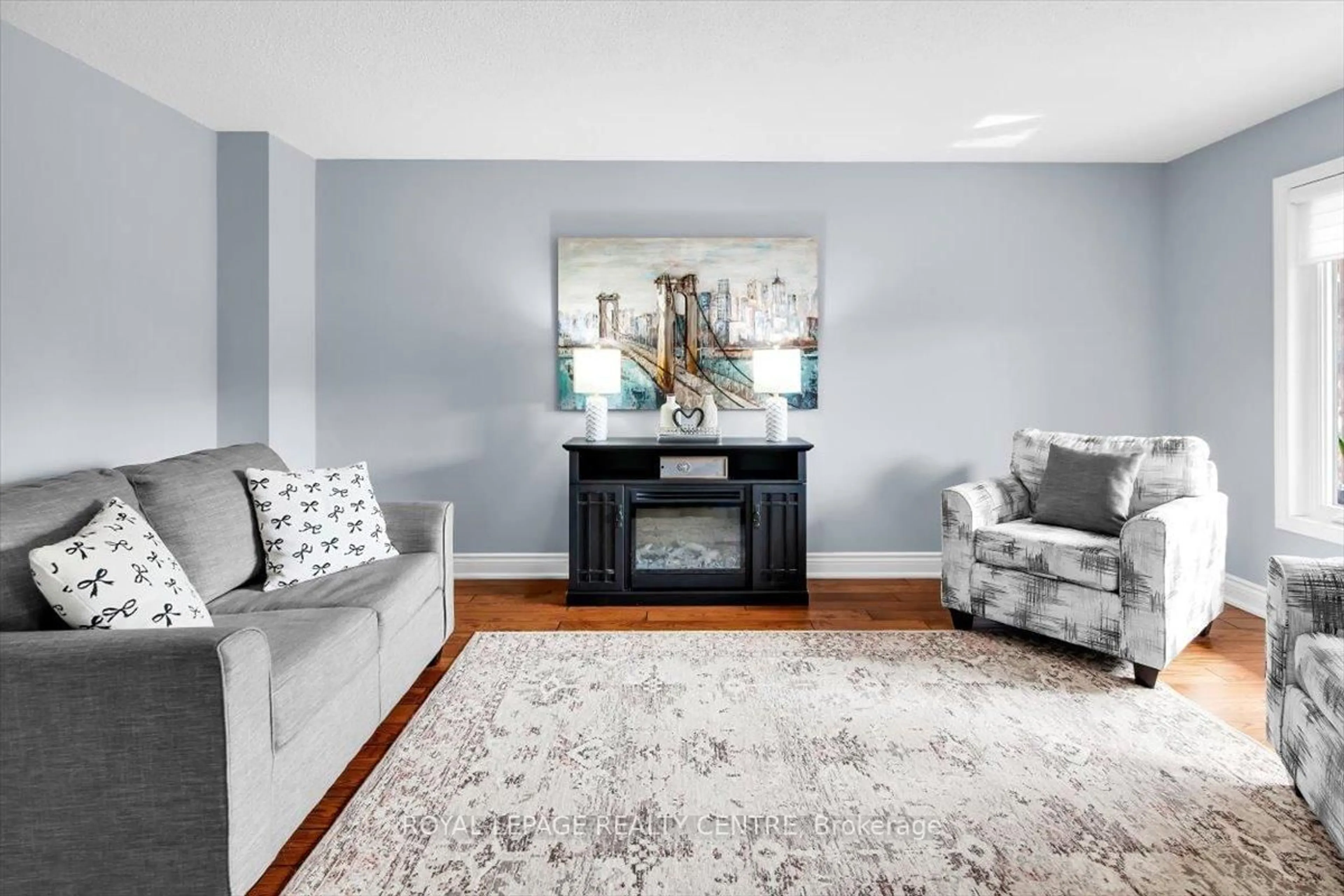 Living room with furniture, unknown for 3135 Orleans Rd, Mississauga Ontario L5L 5L4