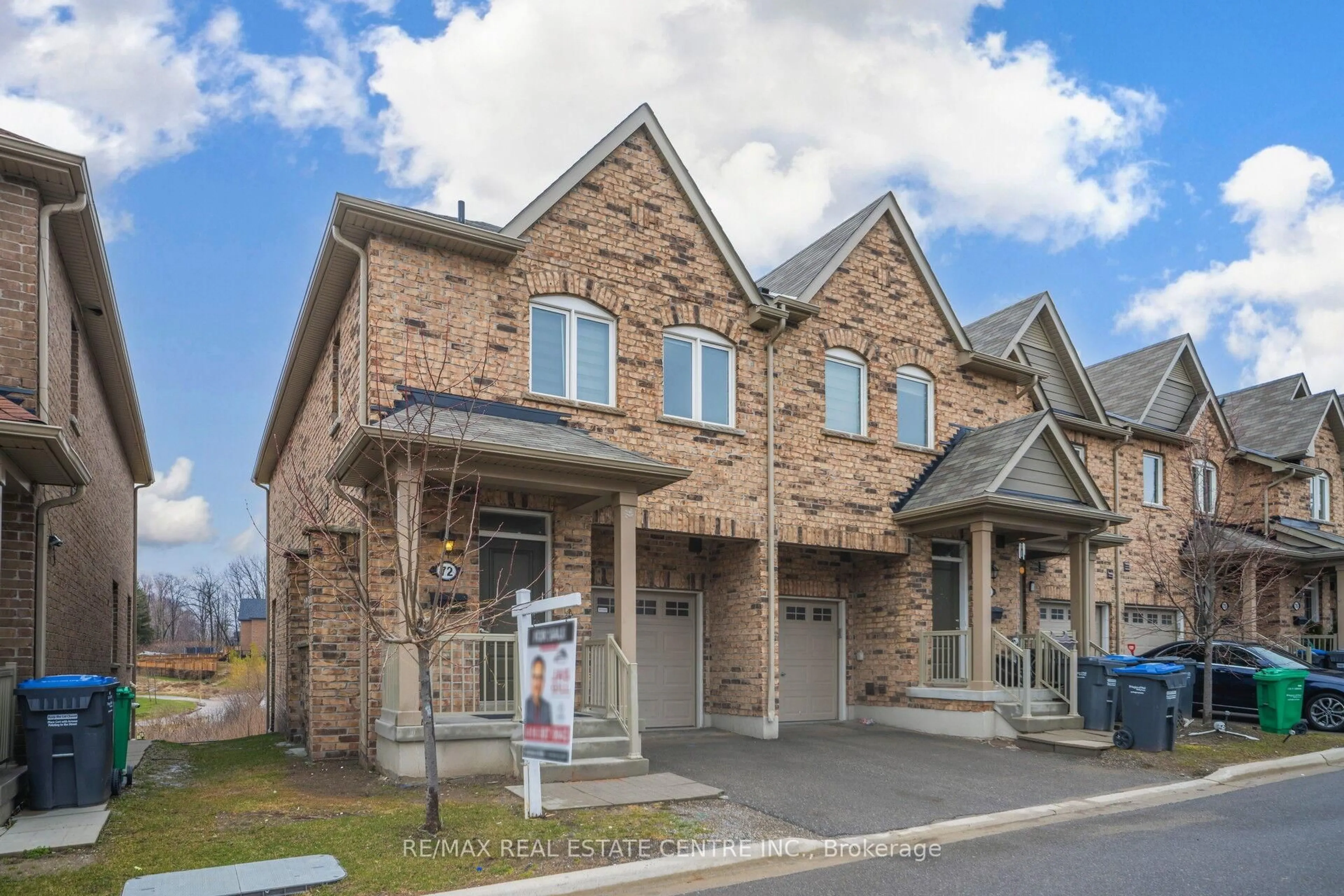 Home with brick exterior material, street for 50 Edinburgh Dr #72, Brampton Ontario L6Y 1N9