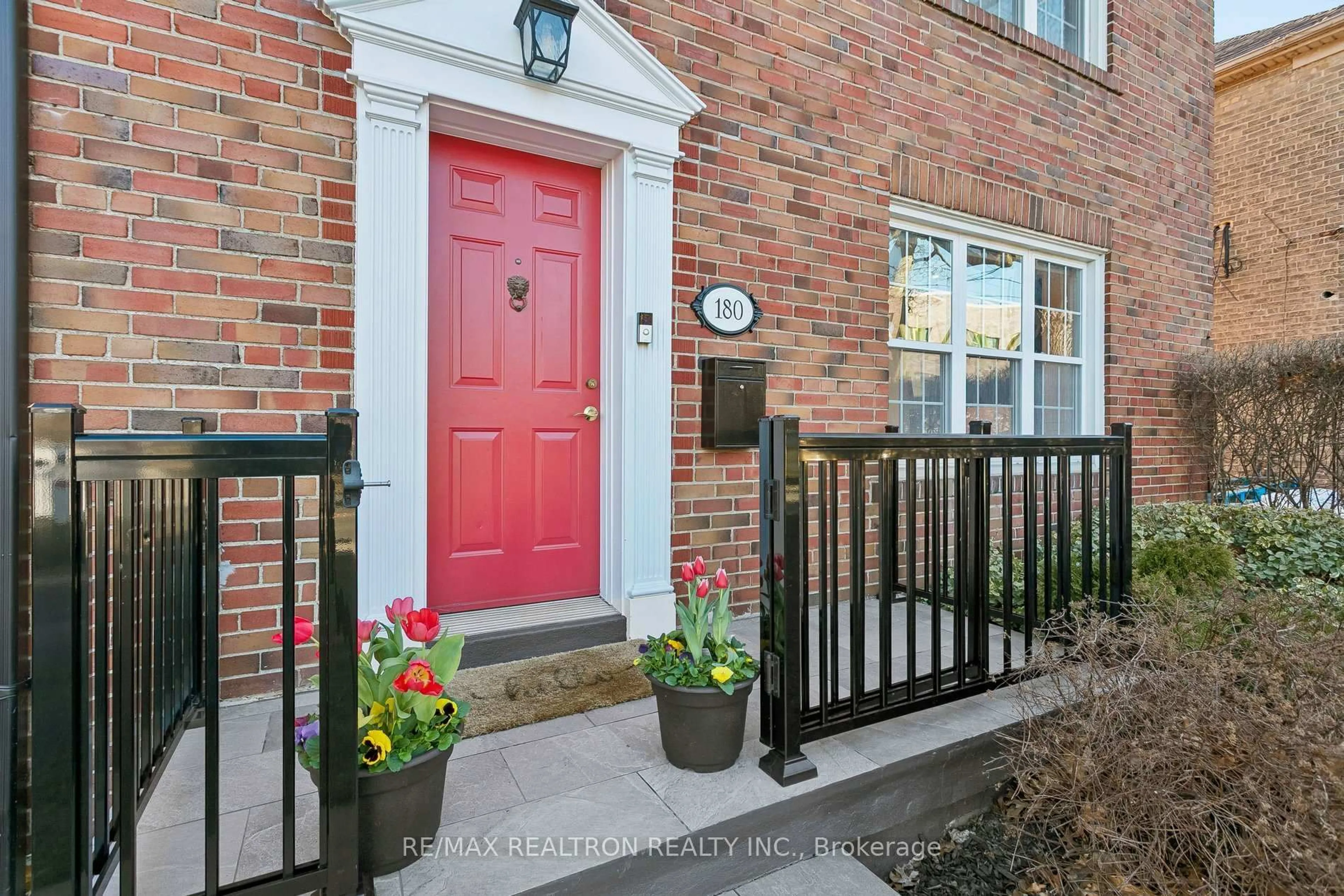 Indoor entryway for 180 Windermere Ave, Toronto Ontario M6S 3J7
