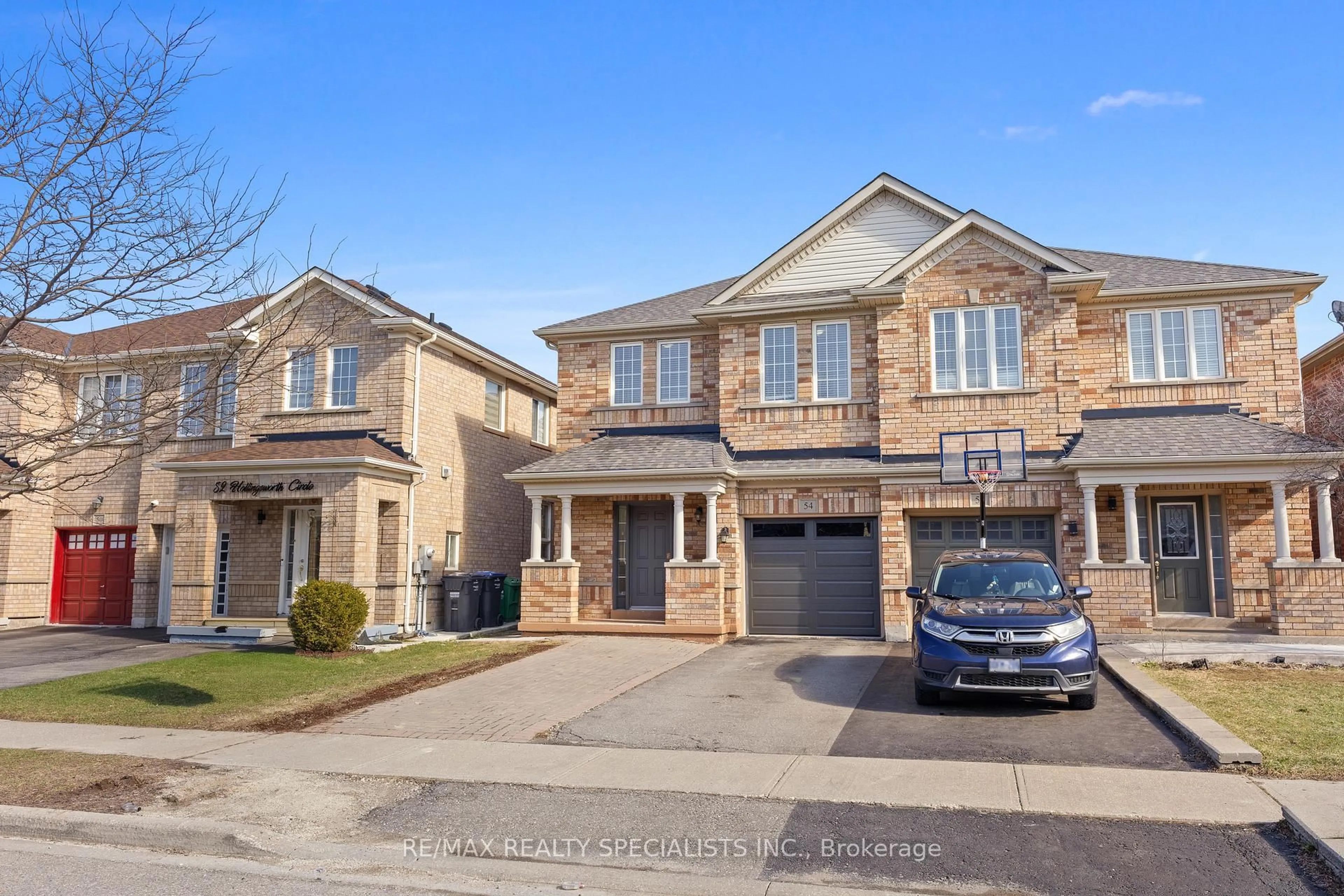 A pic from outside/outdoor area/front of a property/back of a property/a pic from drone, street for 54 Hollingsworth Circ, Brampton Ontario L7A 0J4