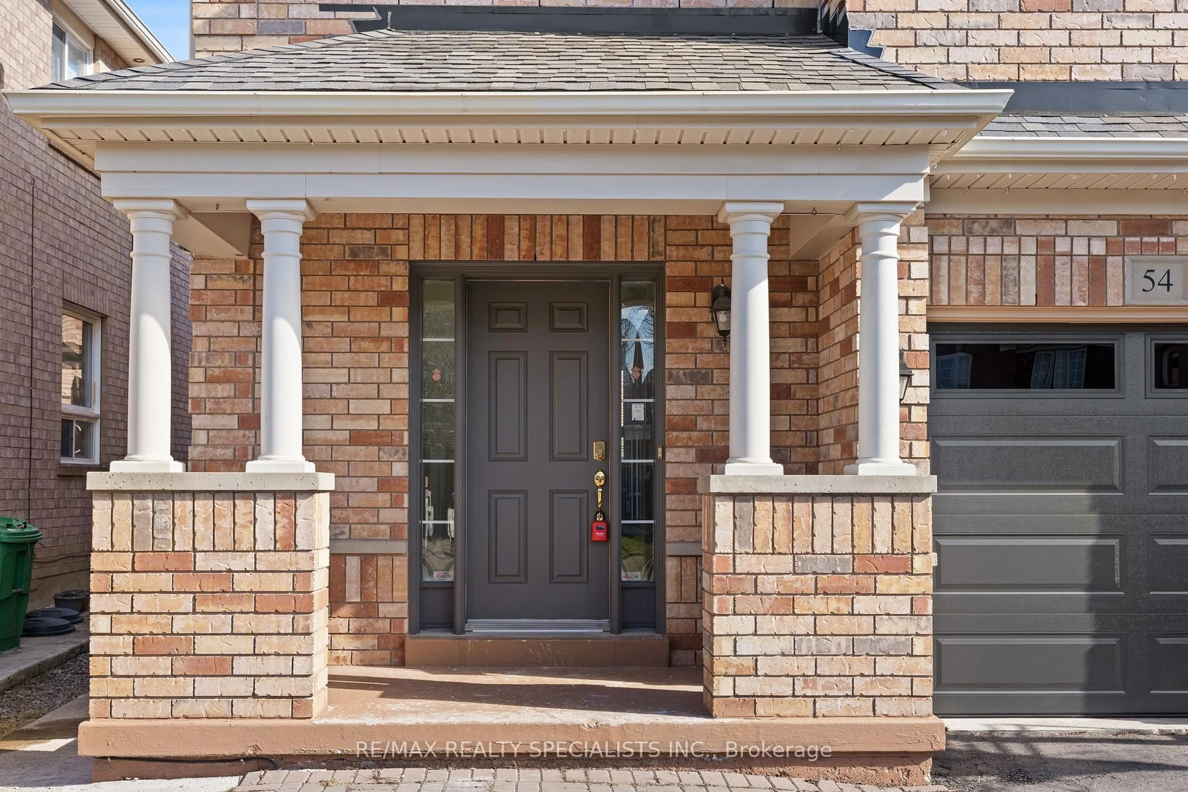 Home with brick exterior material, street for 54 Hollingsworth Circ, Brampton Ontario L7A 0J4