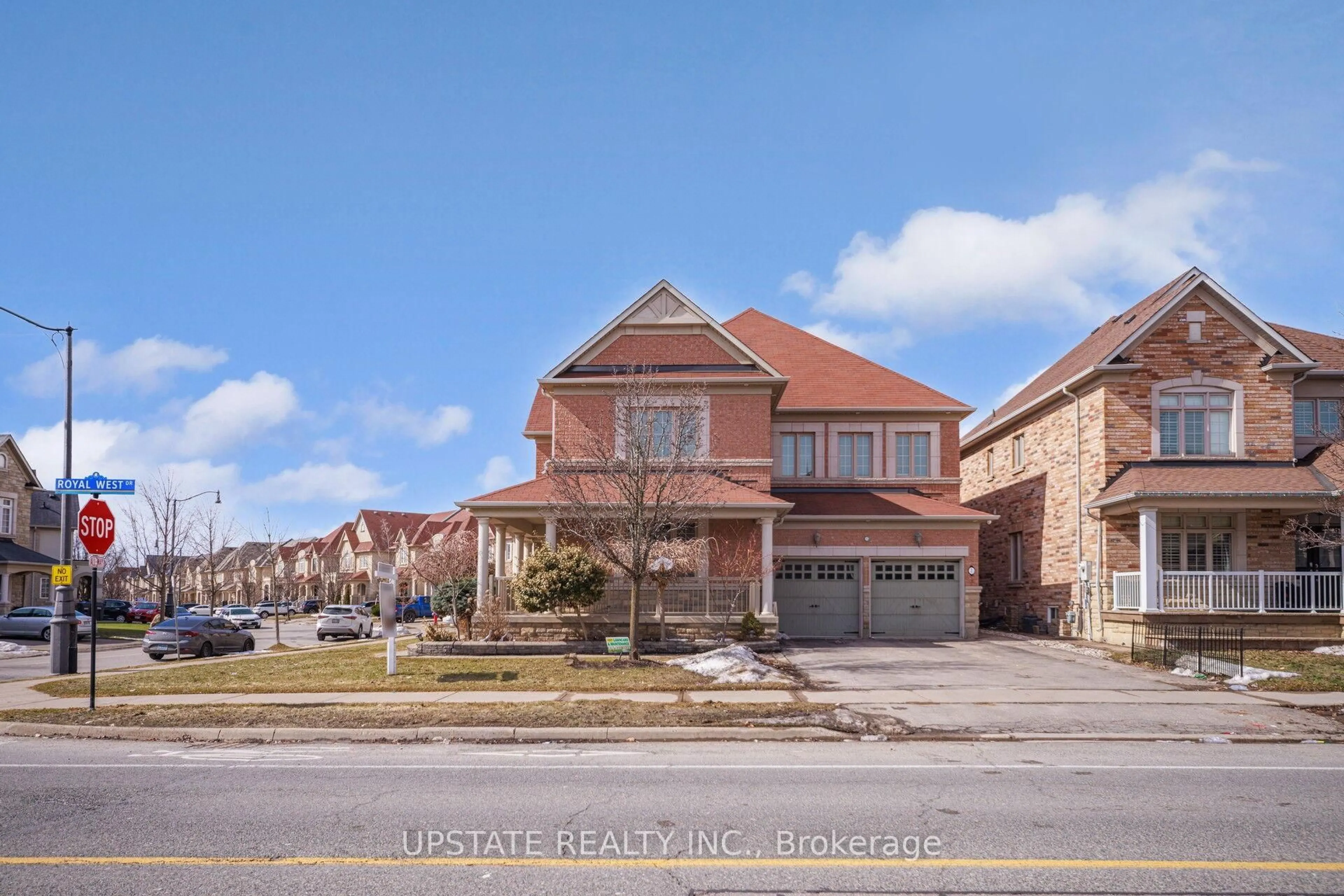 Home with brick exterior material, street for 2 Beachville Circ, Brampton Ontario L6X 0V4