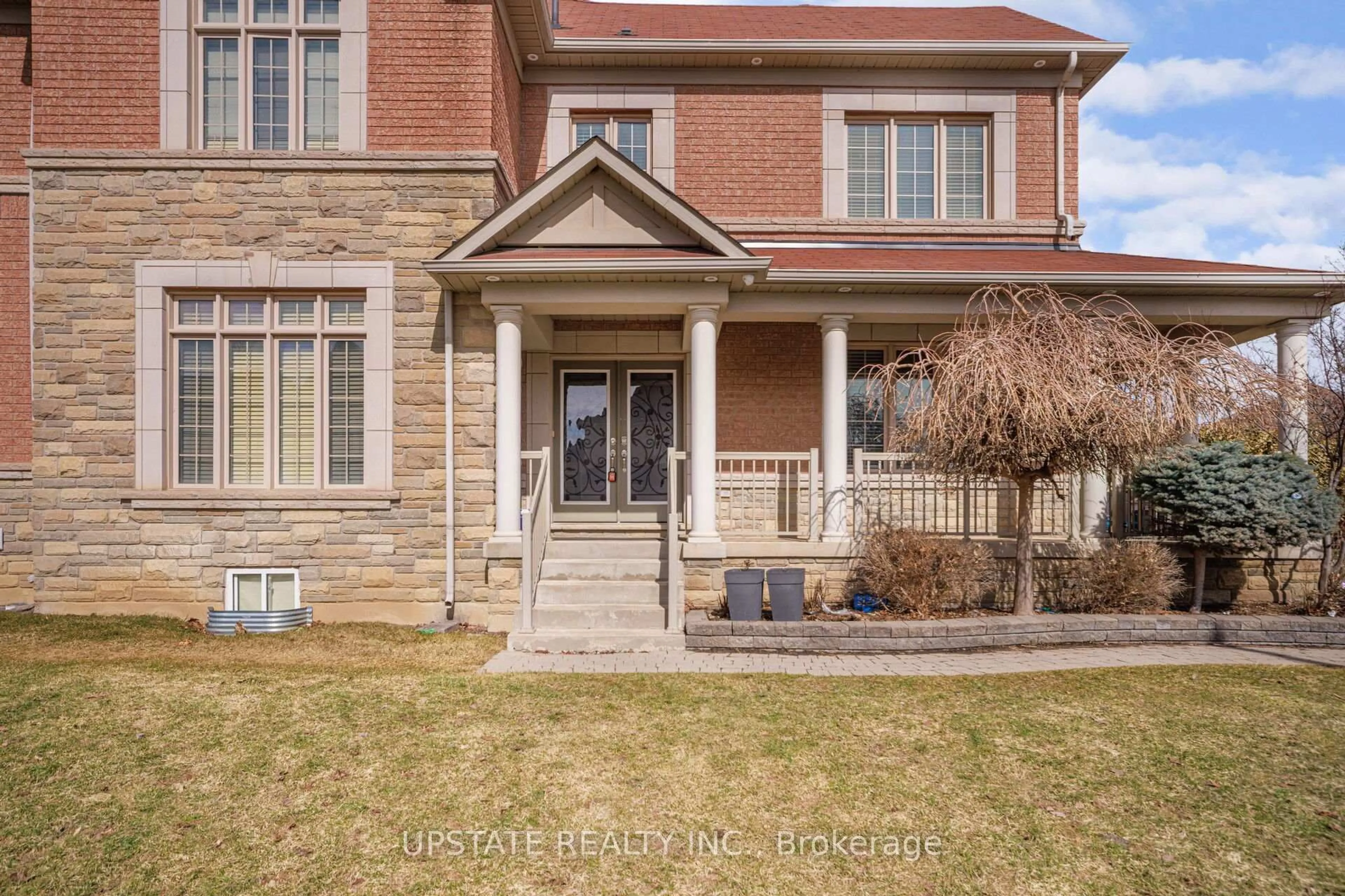 Home with brick exterior material, street for 2 Beachville Circ, Brampton Ontario L6X 0V4