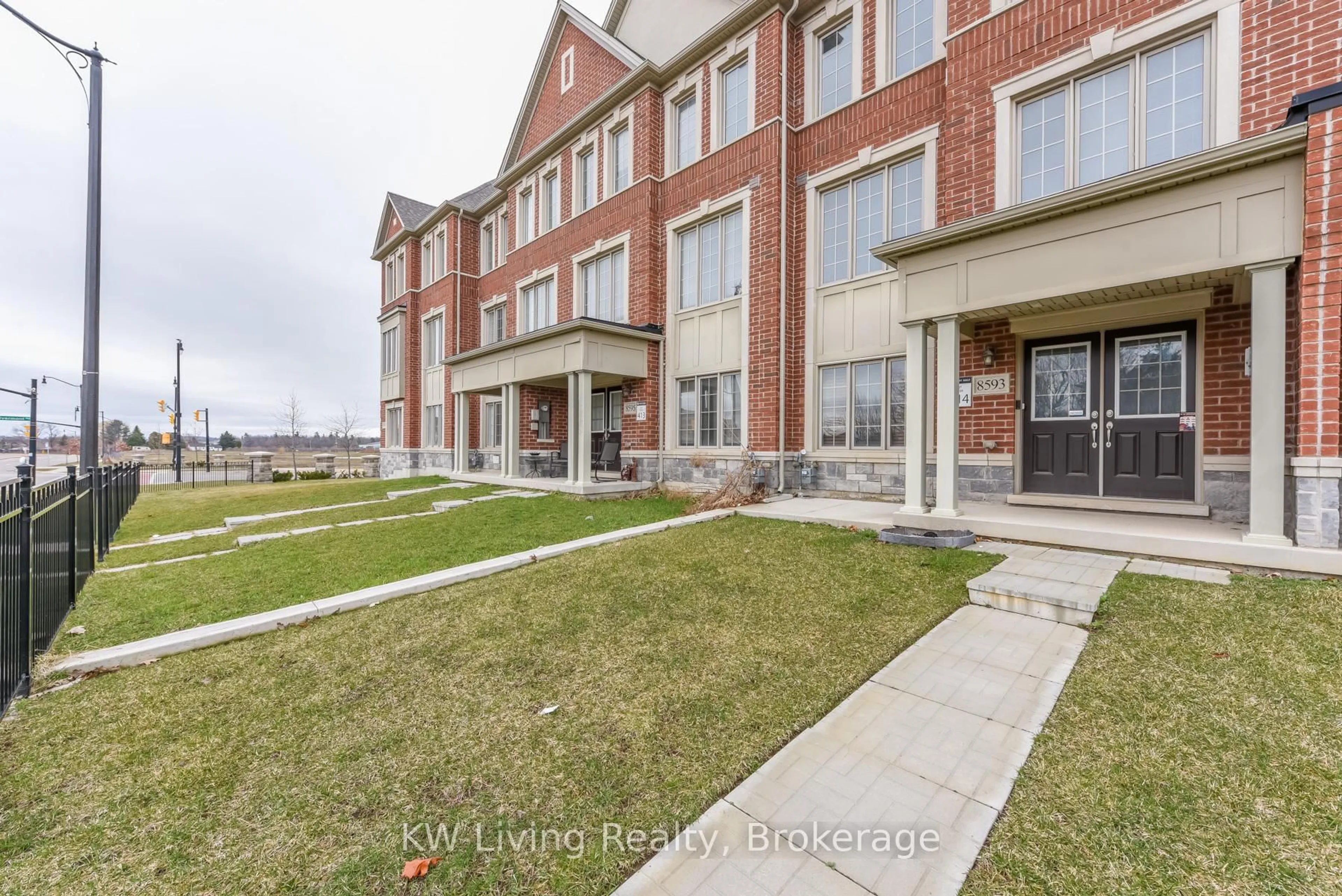 Unknown for 8593 Financial Dr, Brampton Ontario L6Y 6C5