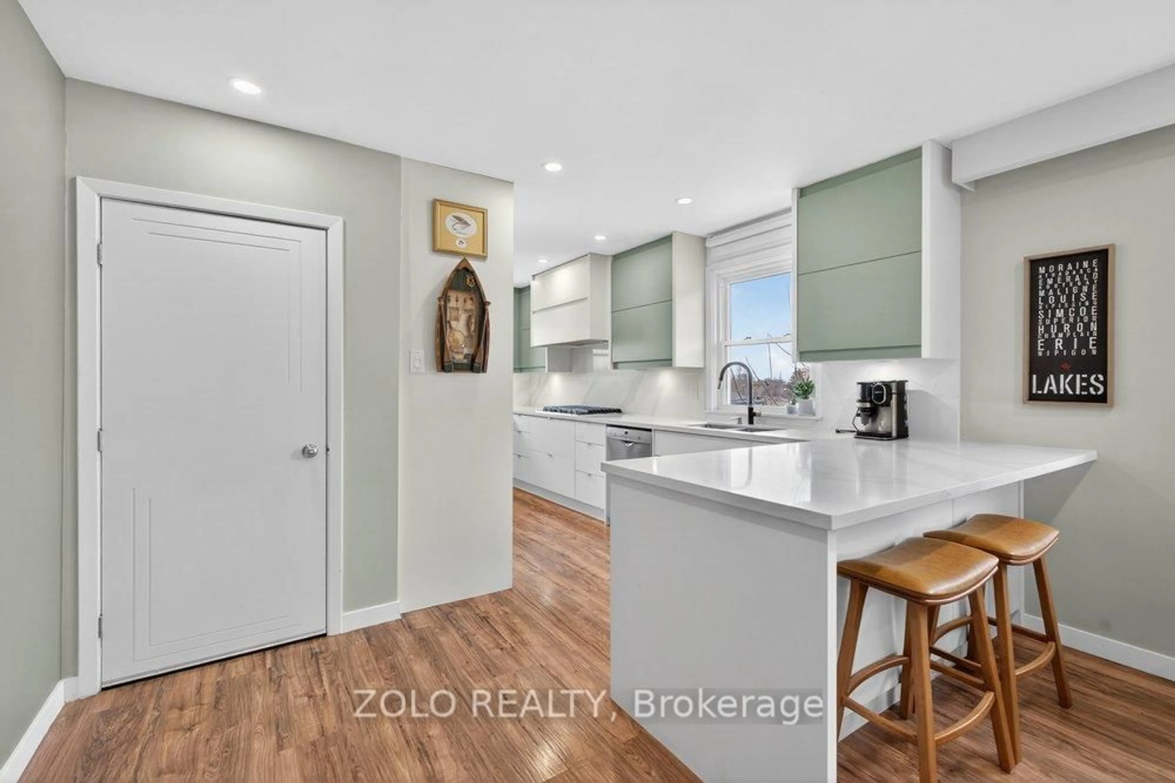 Open concept kitchen, ceramic/tile floor for 20 Bridesburg Dr, Toronto Ontario M9R 2K3