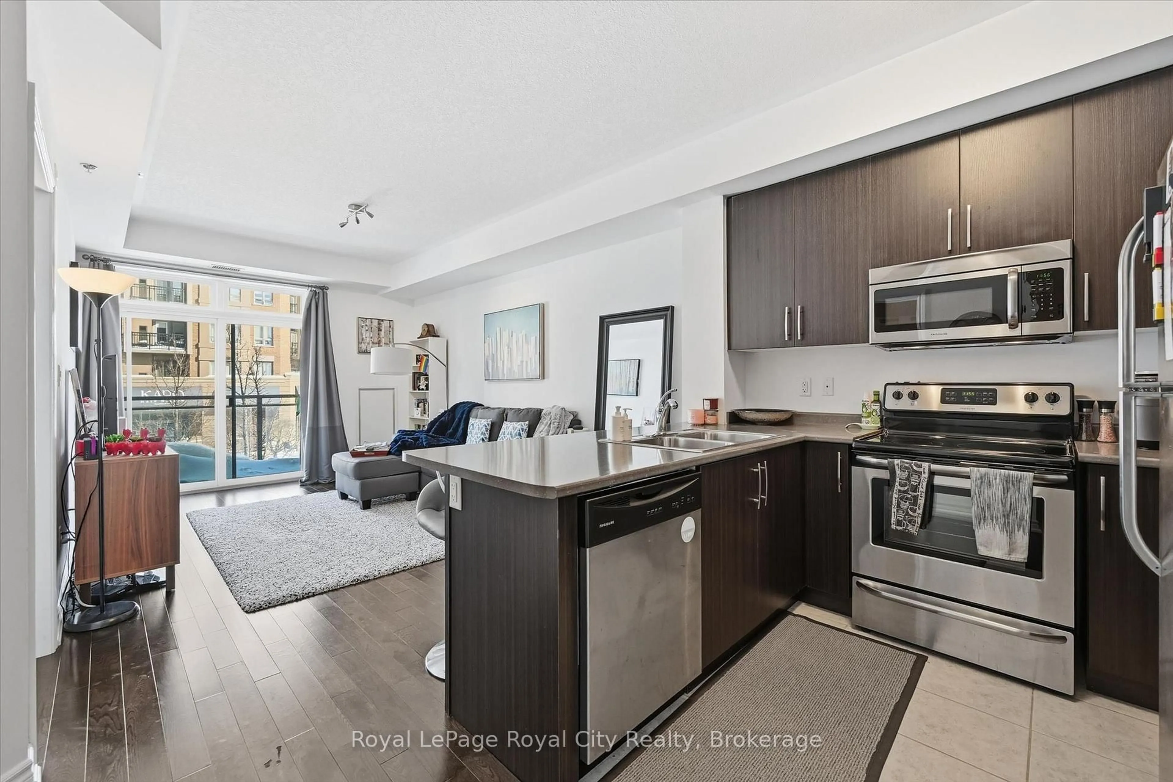 Open concept kitchen, unknown for 5317 Upper Middle Rd #221, Burlington Ontario L7L 0G8