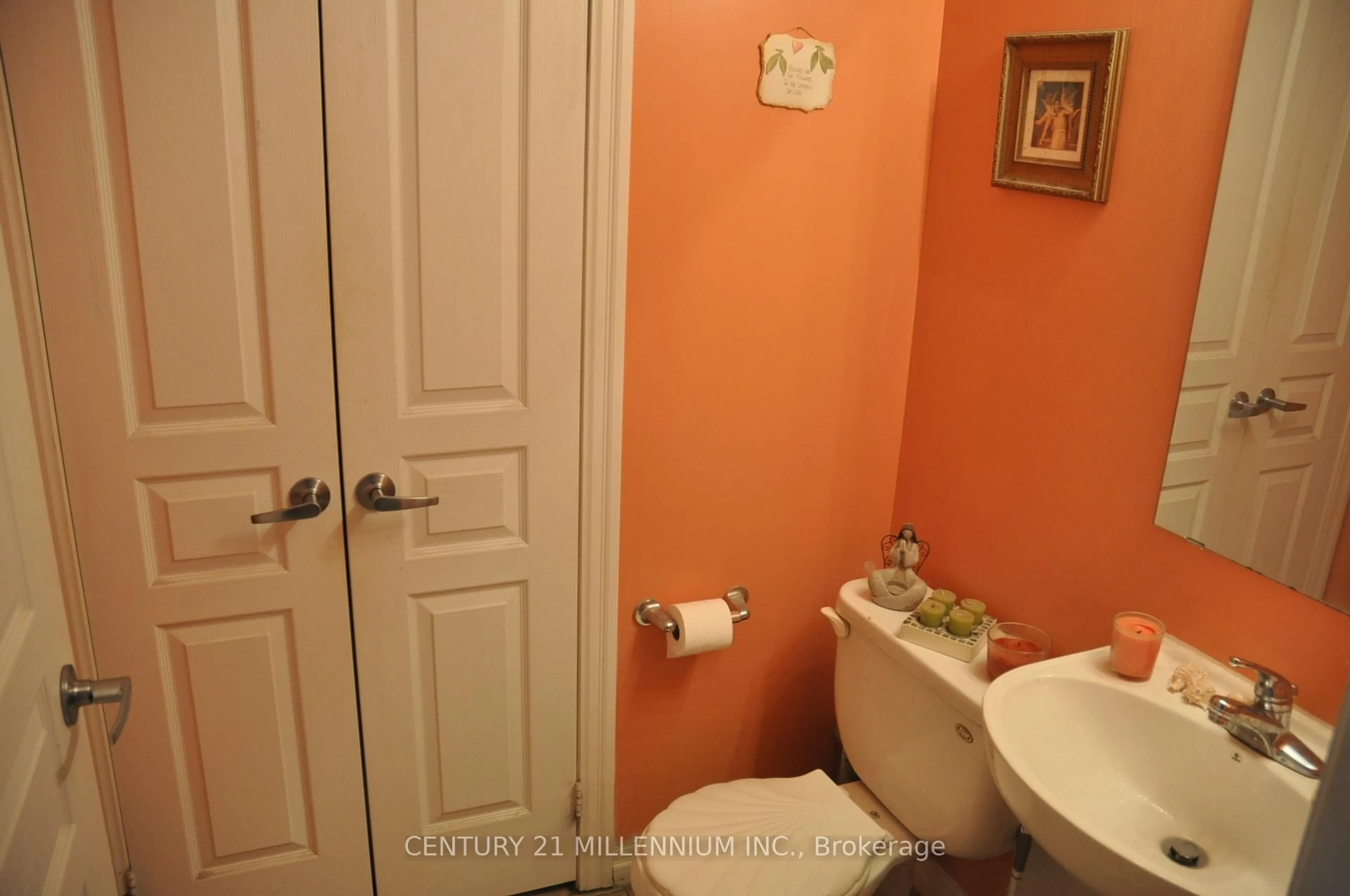 Standard bathroom, unknown for 3939 Duke of York Blvd #1405, Mississauga Ontario L5B 4N2