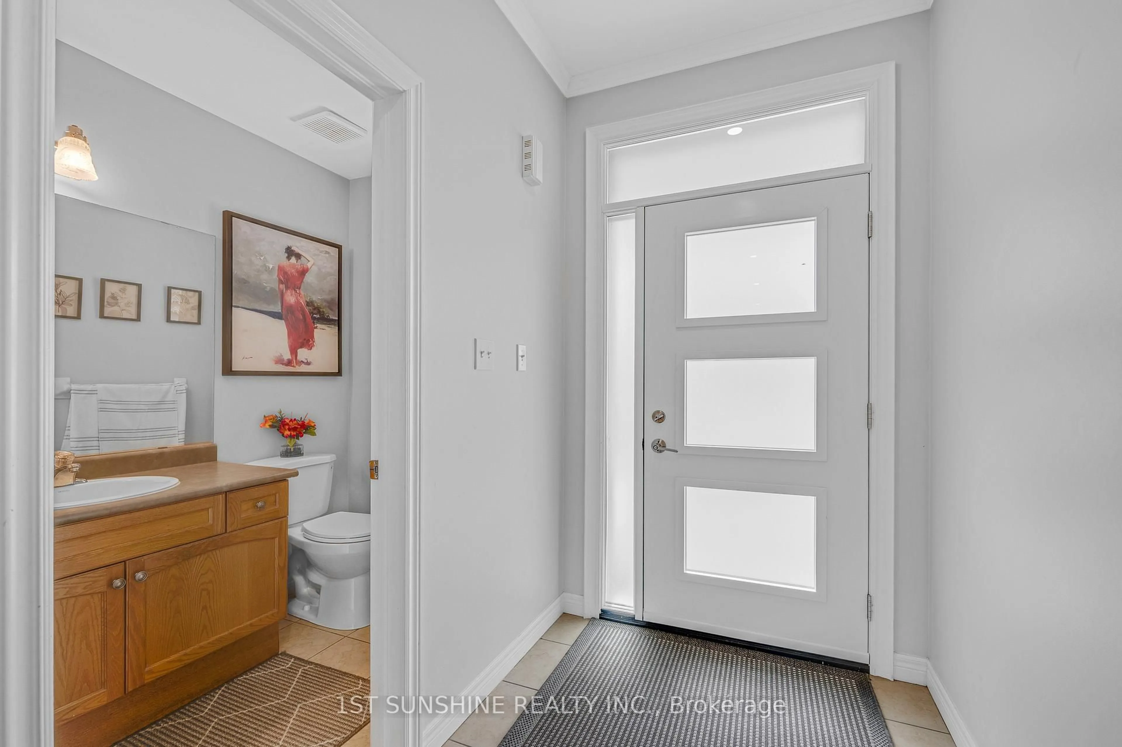 Indoor entryway for 5317 Picketts Way, Burlington Ontario L7L 7J6