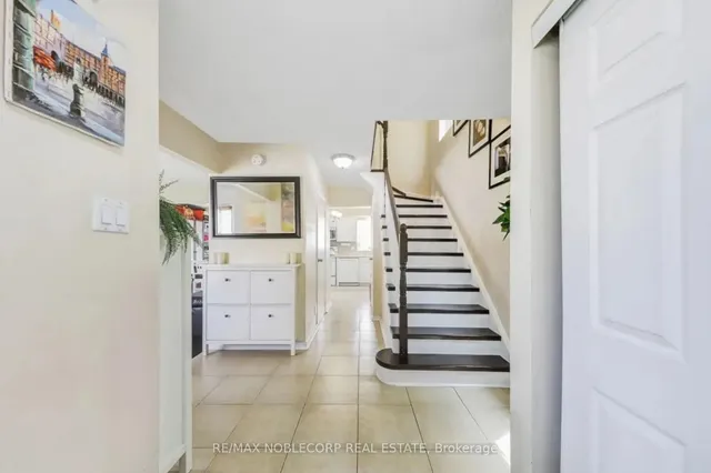 30 Mayberry Crt, Brampton 3
