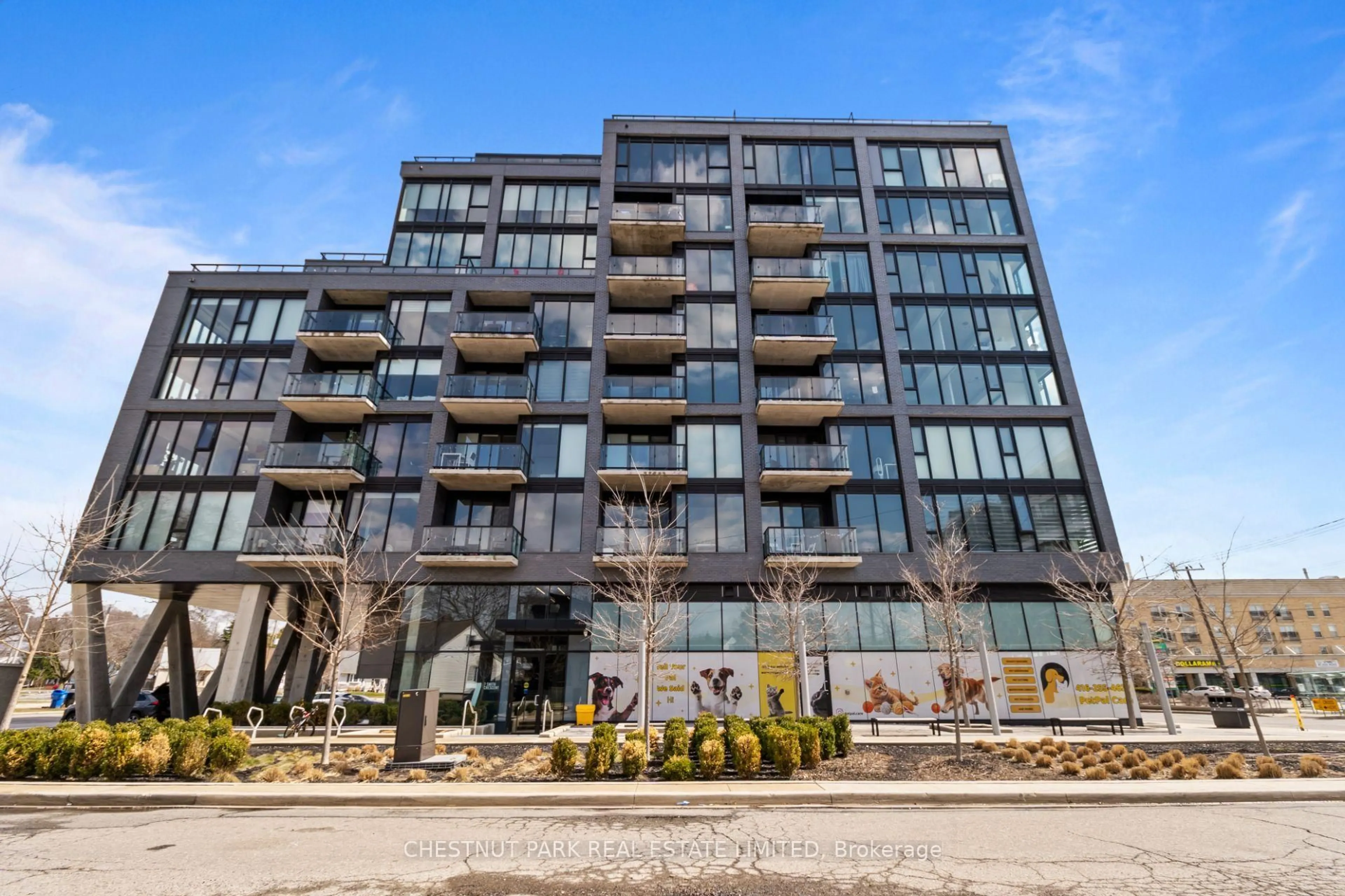 Unknown for 7 Smith Cres #813, Toronto Ontario M8Z 0G3