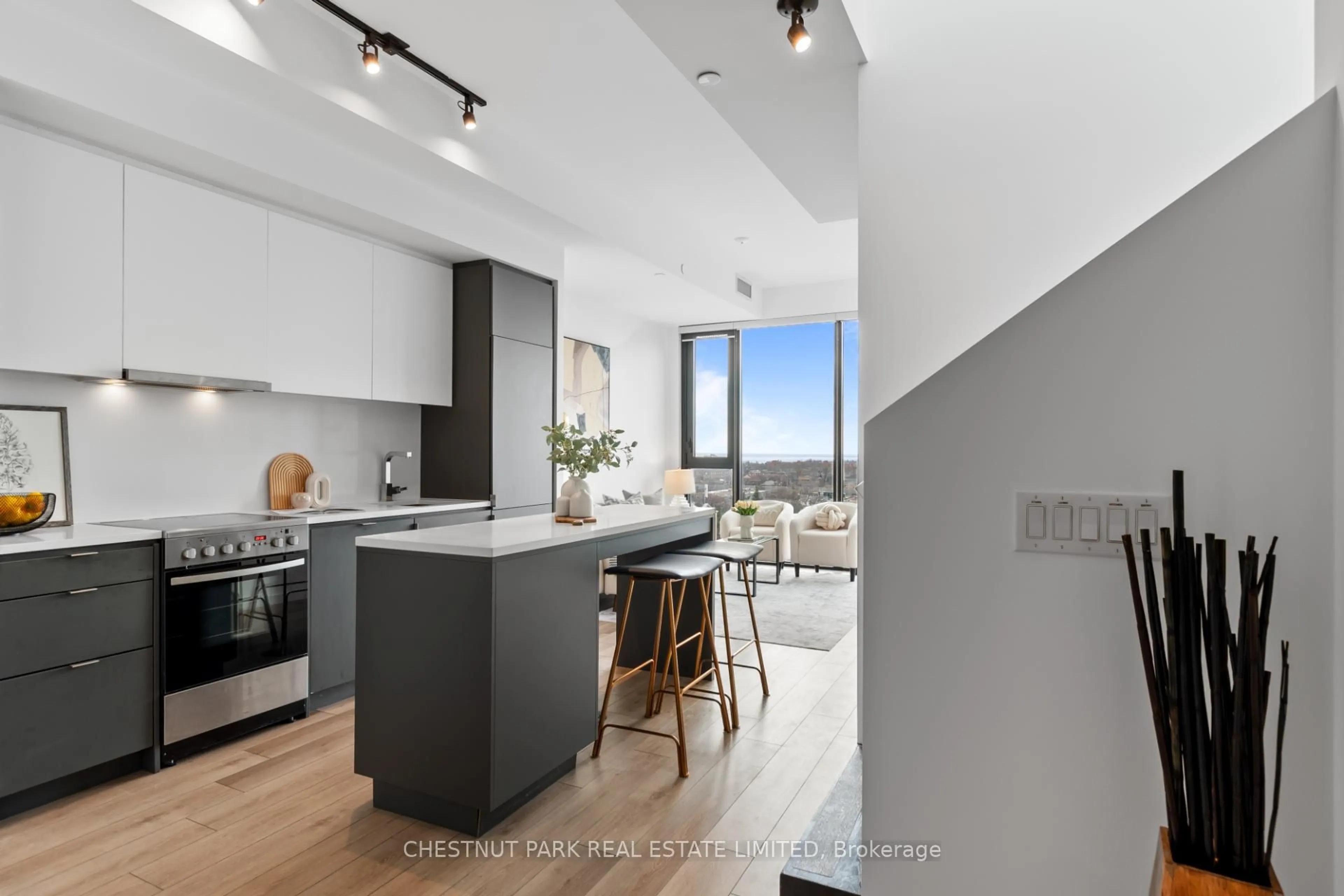 Open concept kitchen, unknown for 7 Smith Cres #813, Toronto Ontario M8Z 0G3