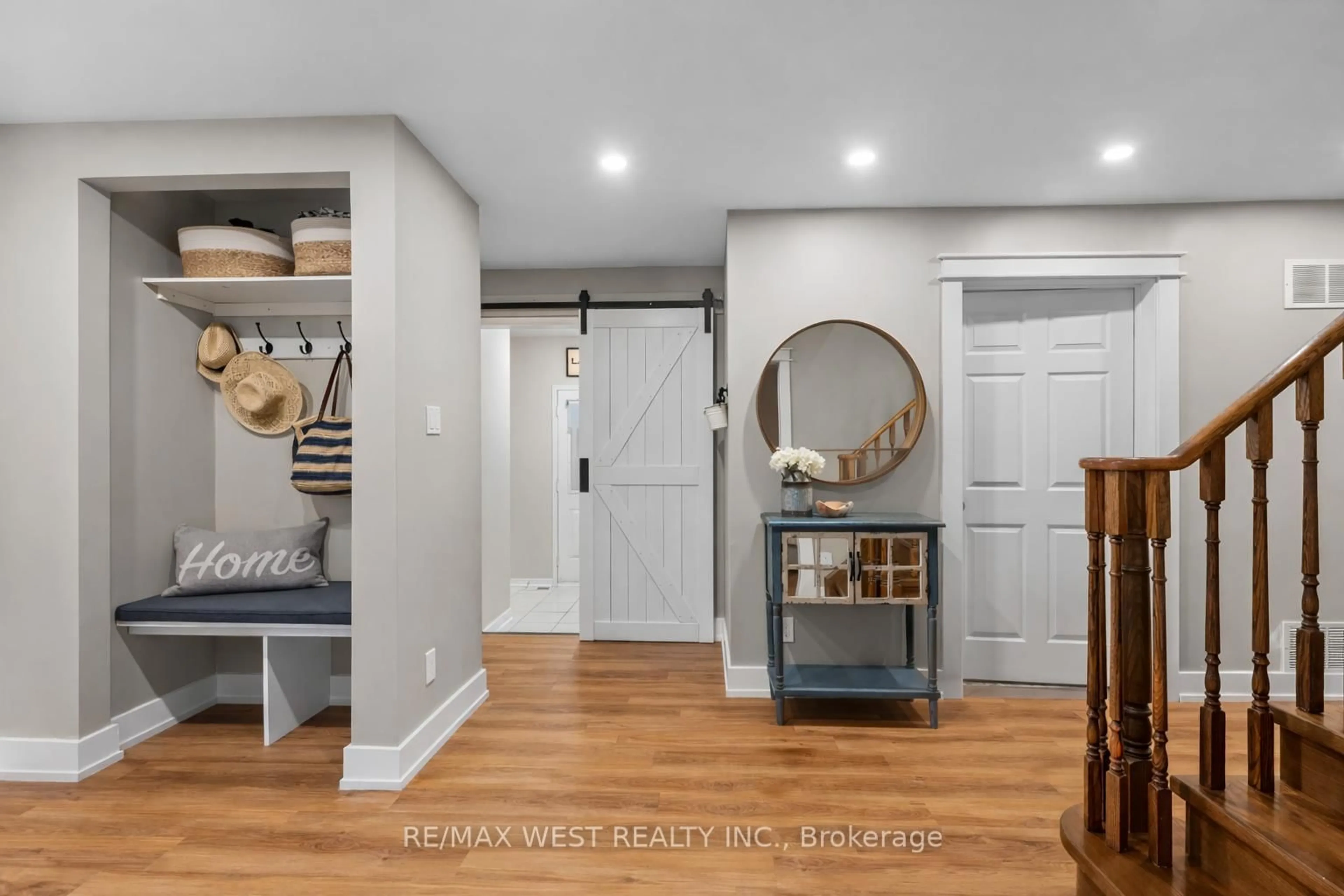 Indoor entryway for 12 Berrydown Dr, Caledon Ontario L7E 1L8