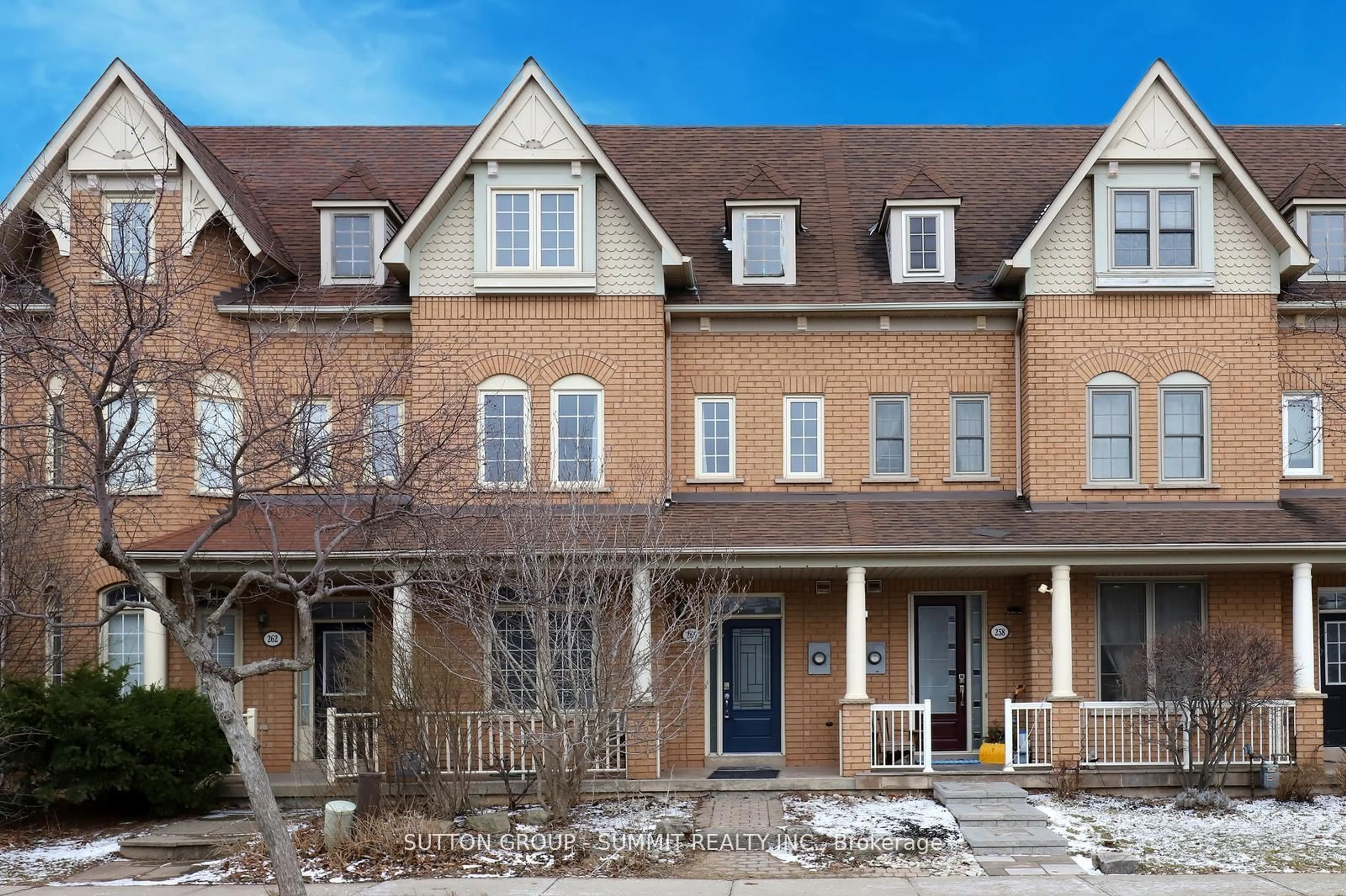 Home with brick exterior material, street for 260 GLENASHTON Dr, Oakville Ontario L6H 6H5