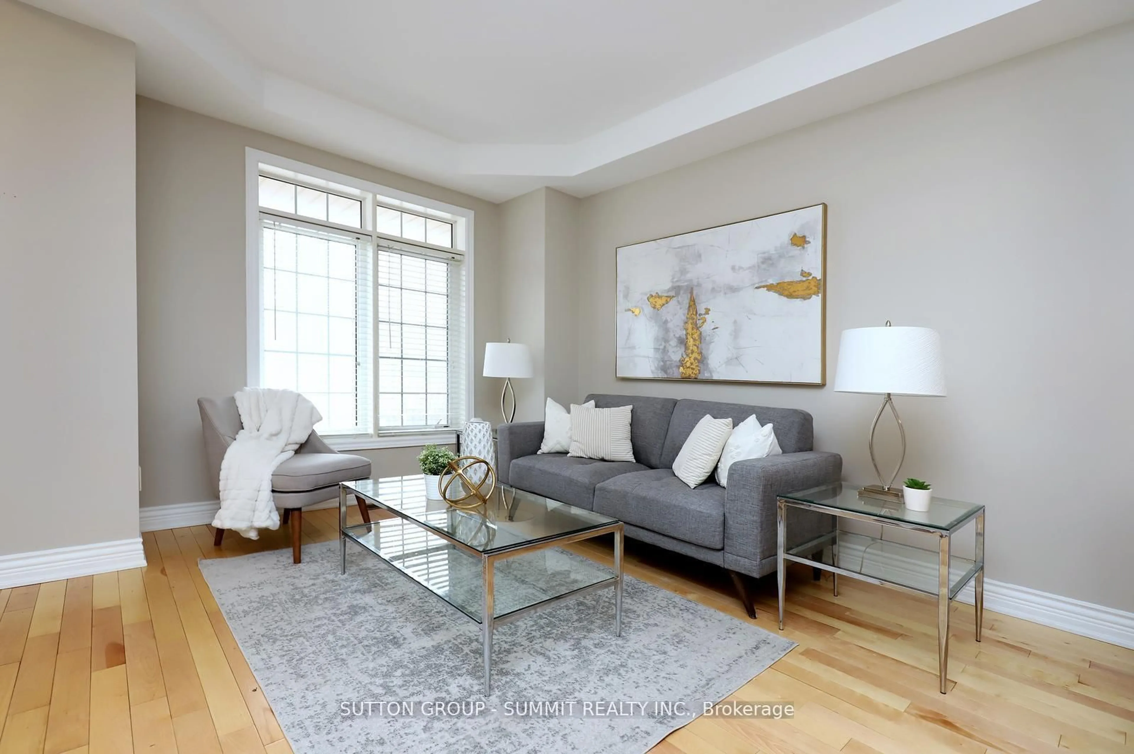 Living room with furniture, unknown for 260 GLENASHTON Dr, Oakville Ontario L6H 6H5