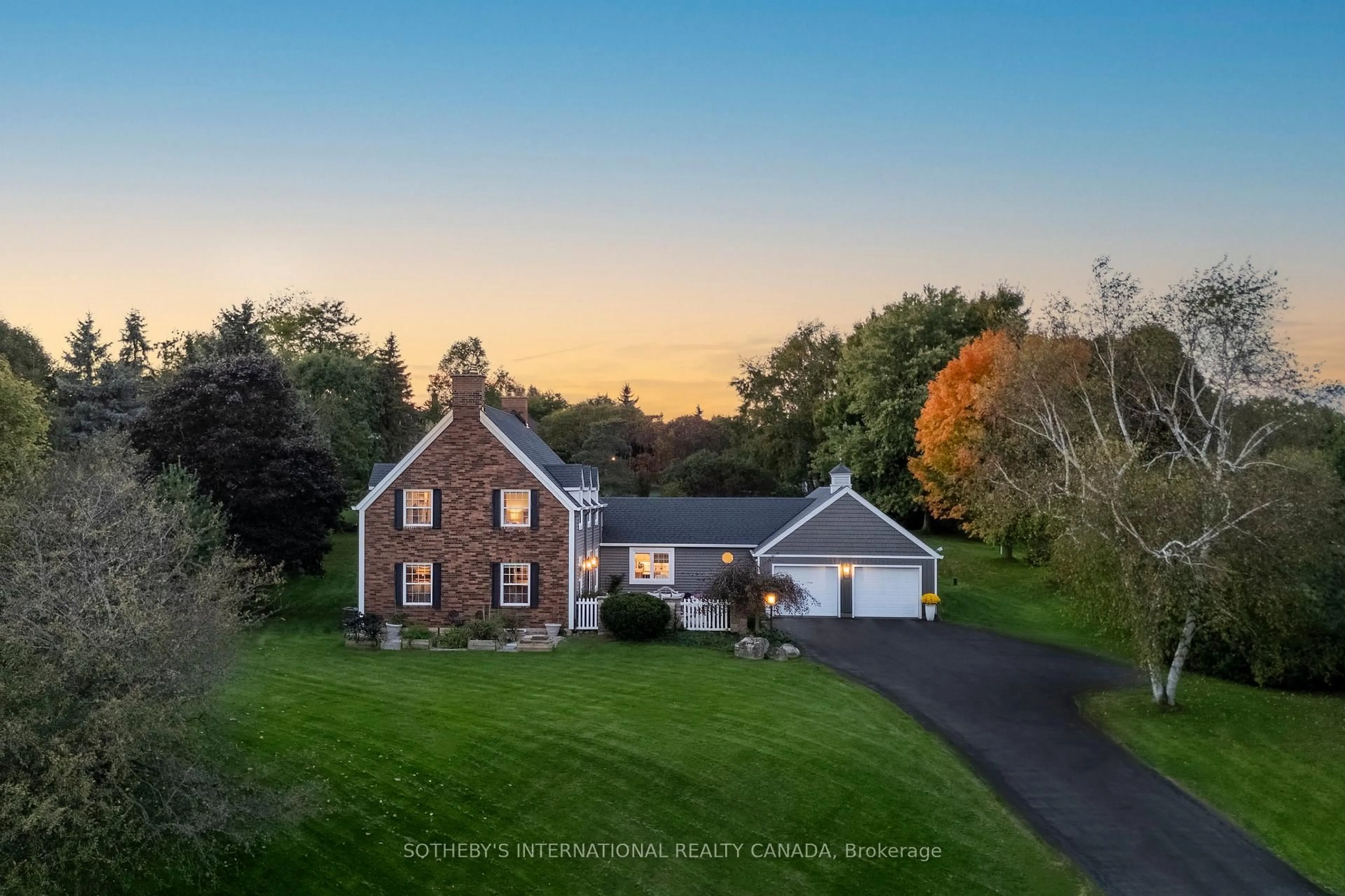 A pic from outside/outdoor area/front of a property/back of a property/a pic from drone, street for 331 WHEELIHAN Way, Milton Ontario L0P 0A1
