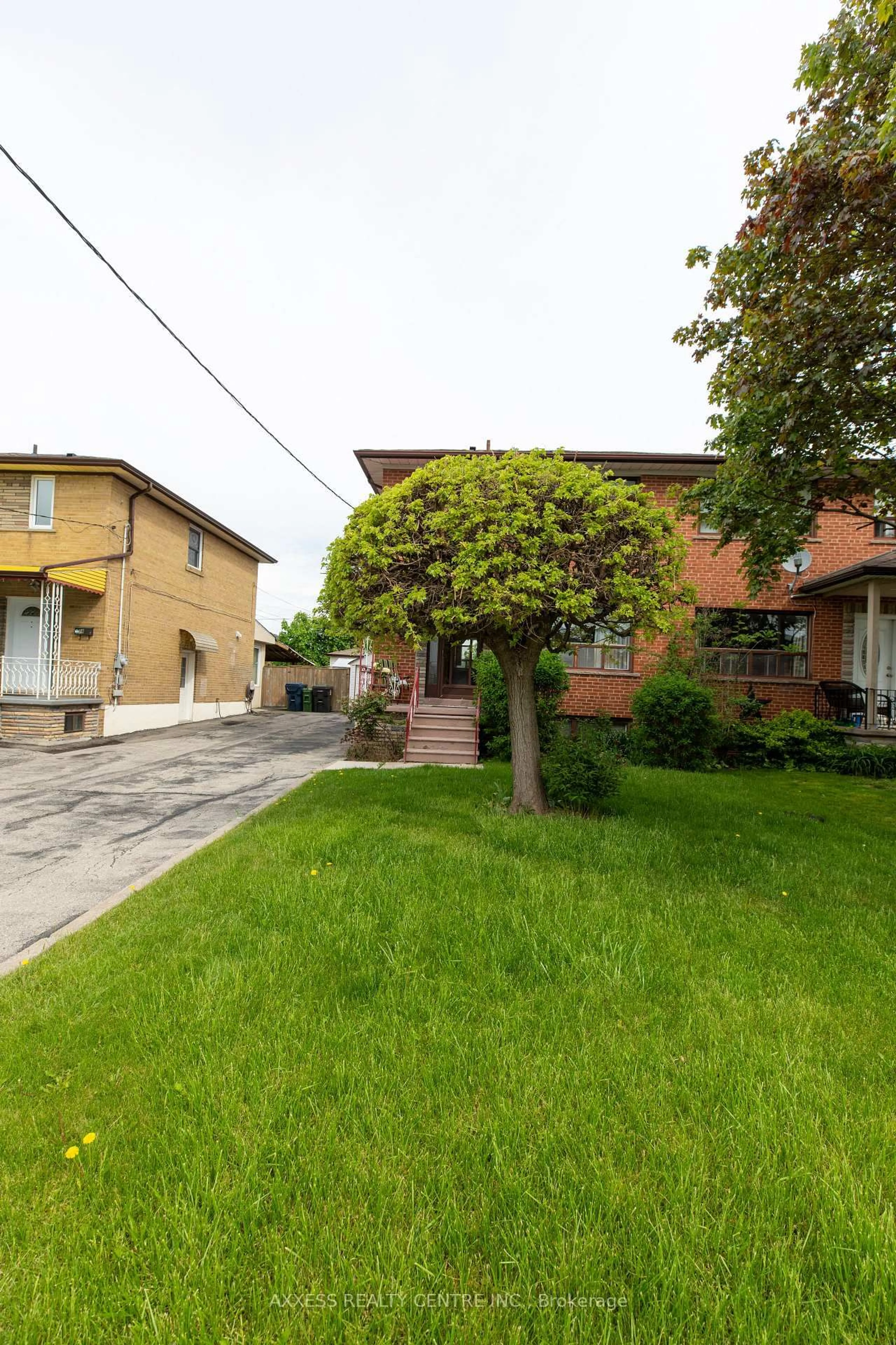 Unknown for 76 Dombey Rd, Toronto Ontario M3L 1P2