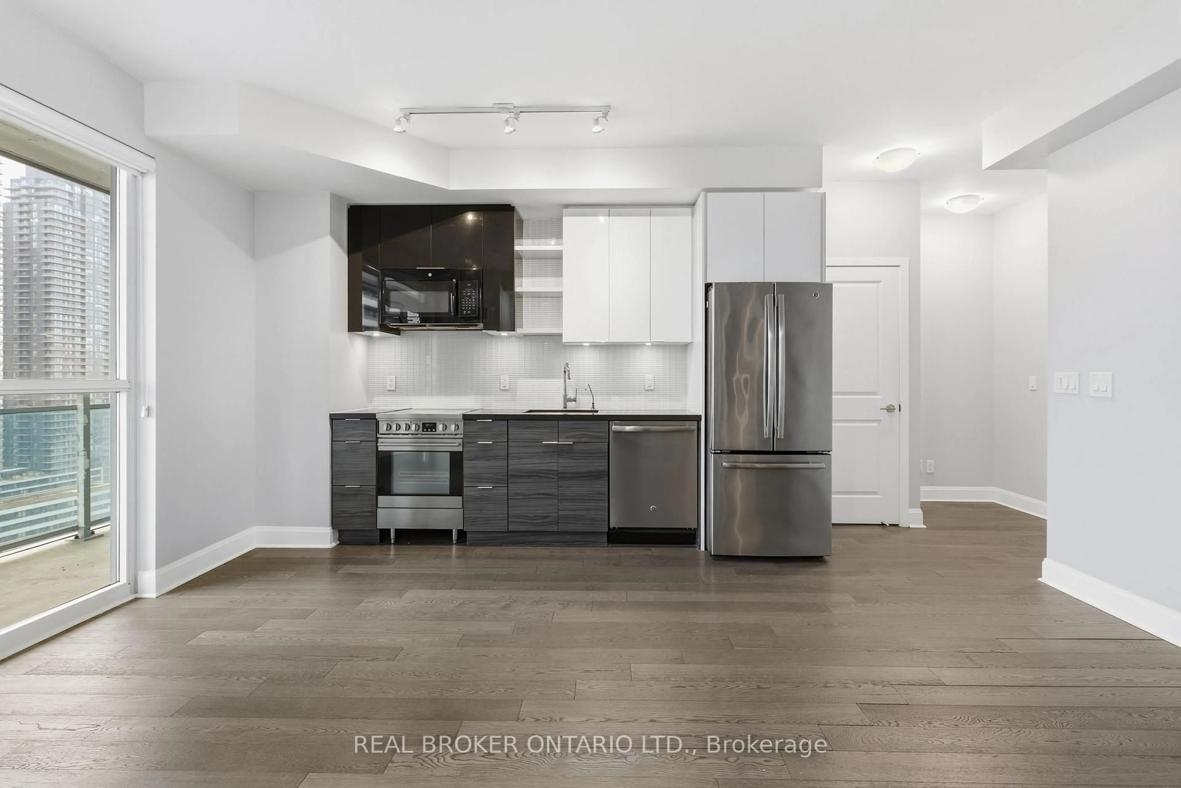 Open concept kitchen, unknown for 33 Shore Breeze Dr #1801, Toronto Ontario M8V 0G1