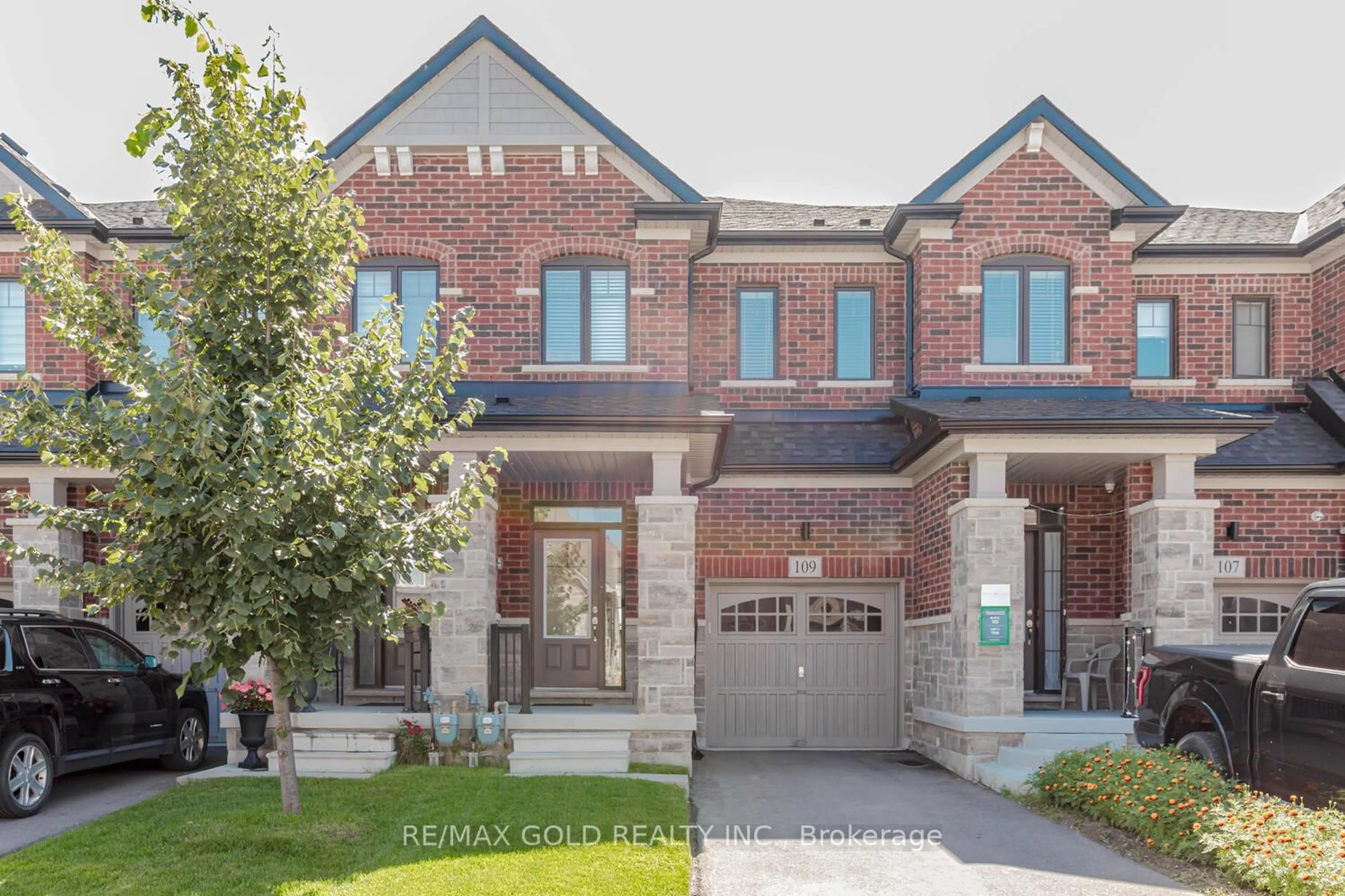 Home with brick exterior material, street for 109 Benadir Ave, Caledon Ontario L7C 2J3