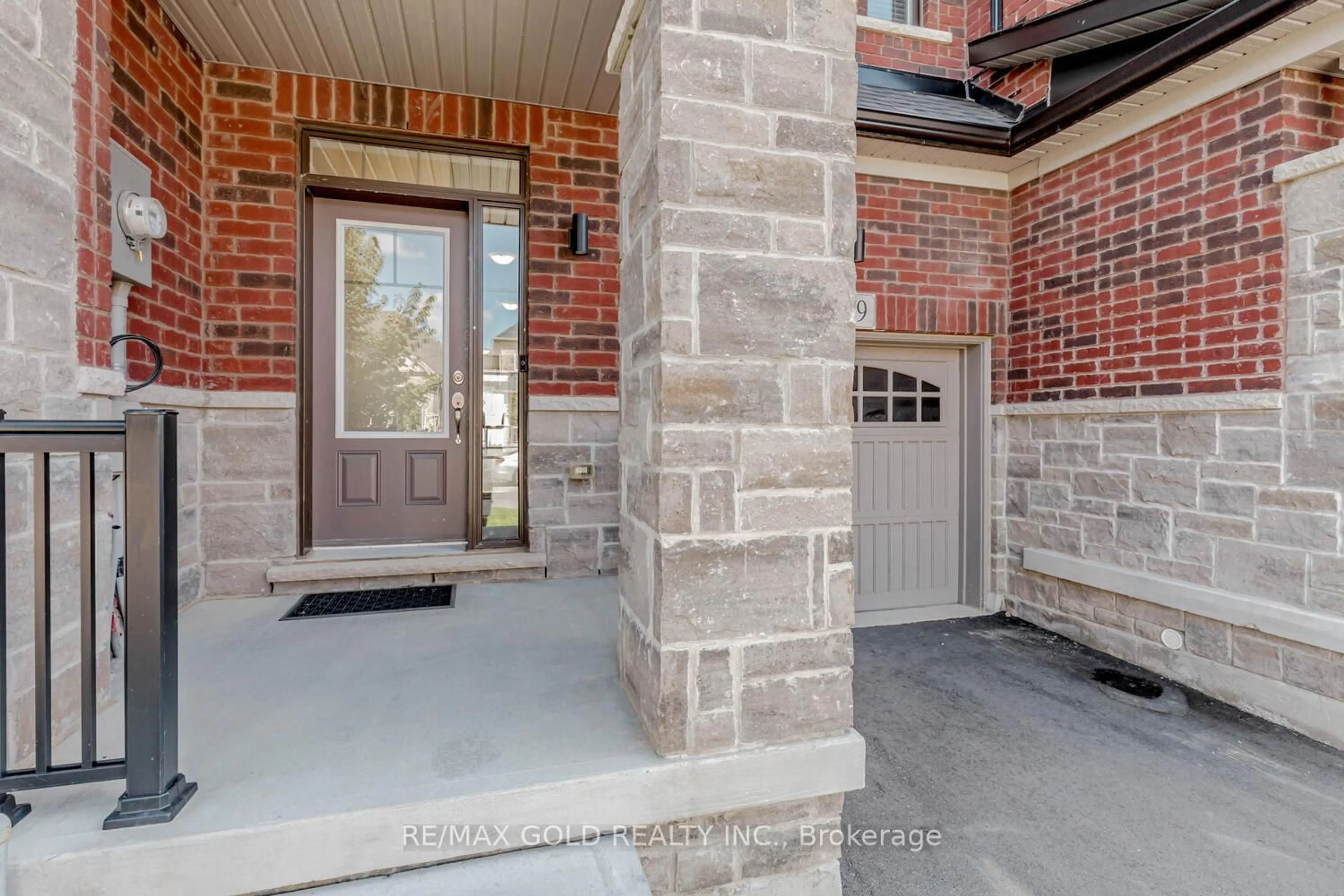 Home with brick exterior material, street for 109 Benadir Ave, Caledon Ontario L7C 2J3