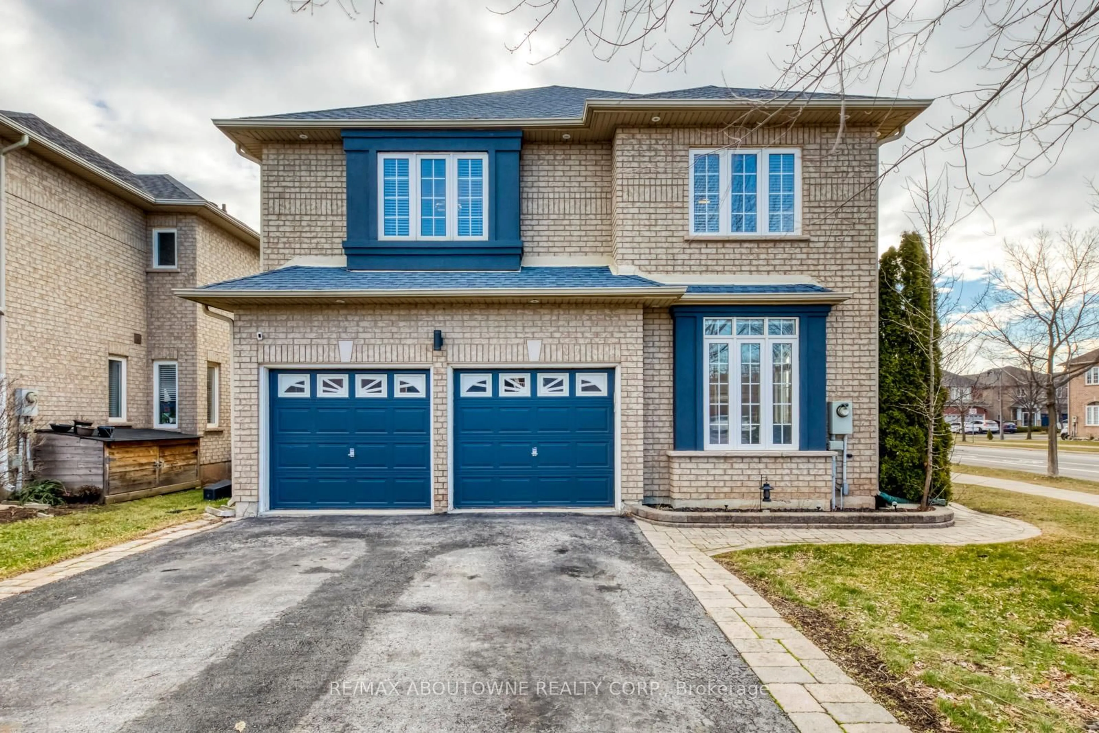 Home with brick exterior material, street for 2389 Grand Oak Tr, Oakville Ontario L6M 4V4