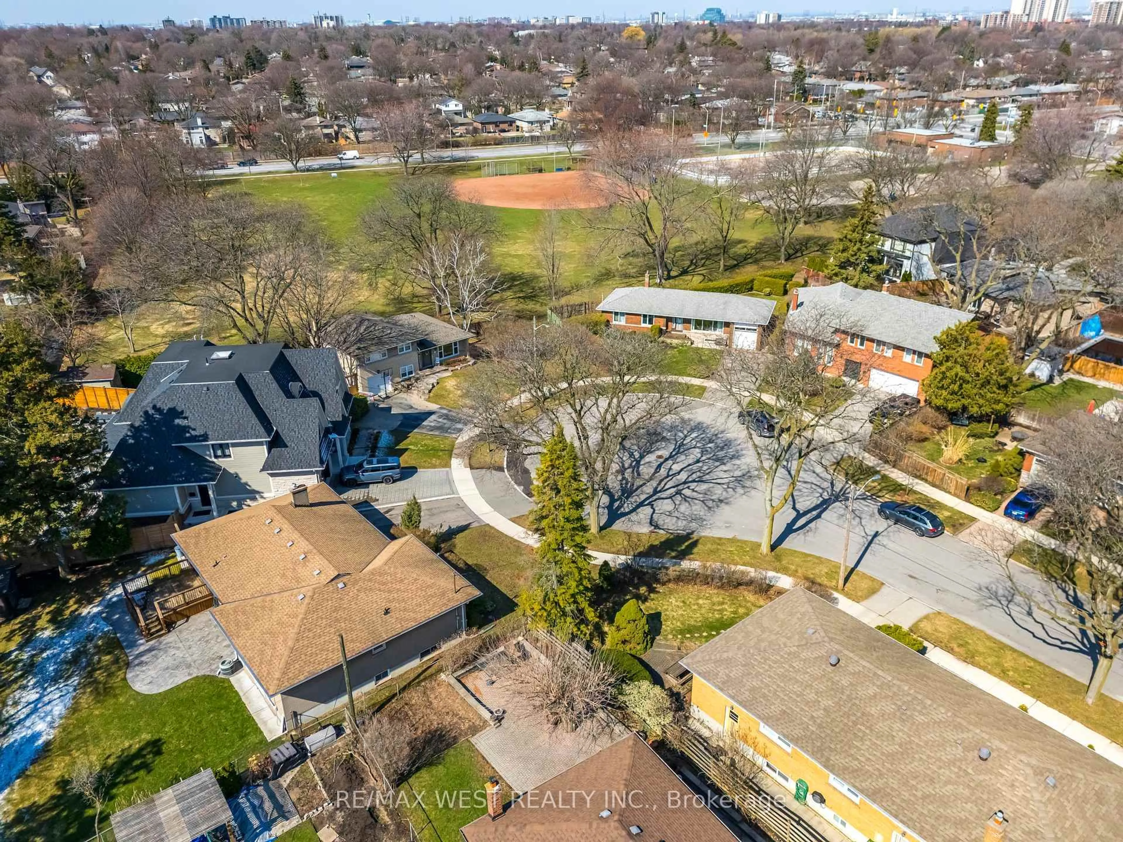 A pic from outside/outdoor area/front of a property/back of a property/a pic from drone, street for 6 Prentice Crt, Toronto Ontario M9P 1N2