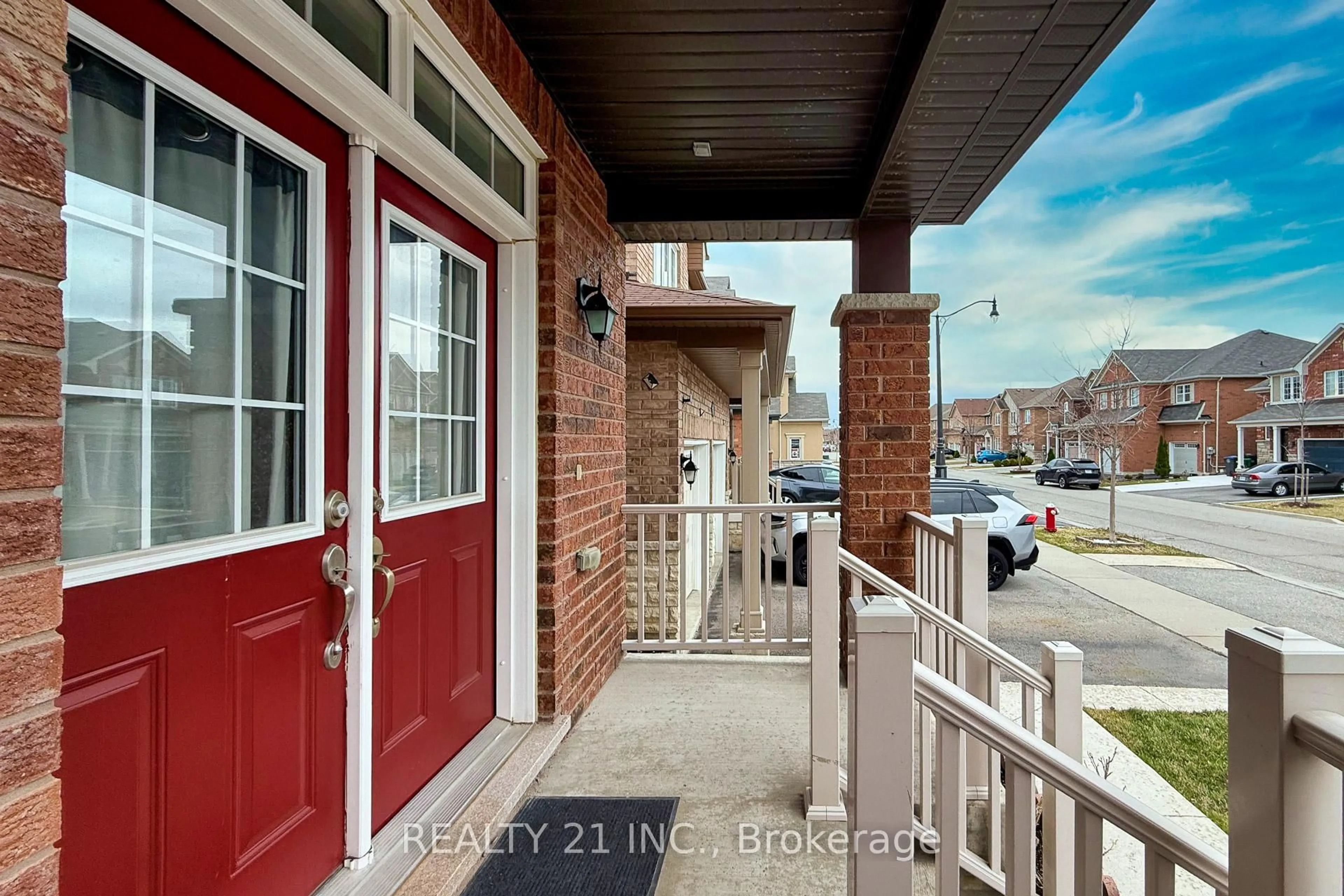 Indoor entryway for 54 Tysonville Circ, Brampton Ontario L7A 4B1