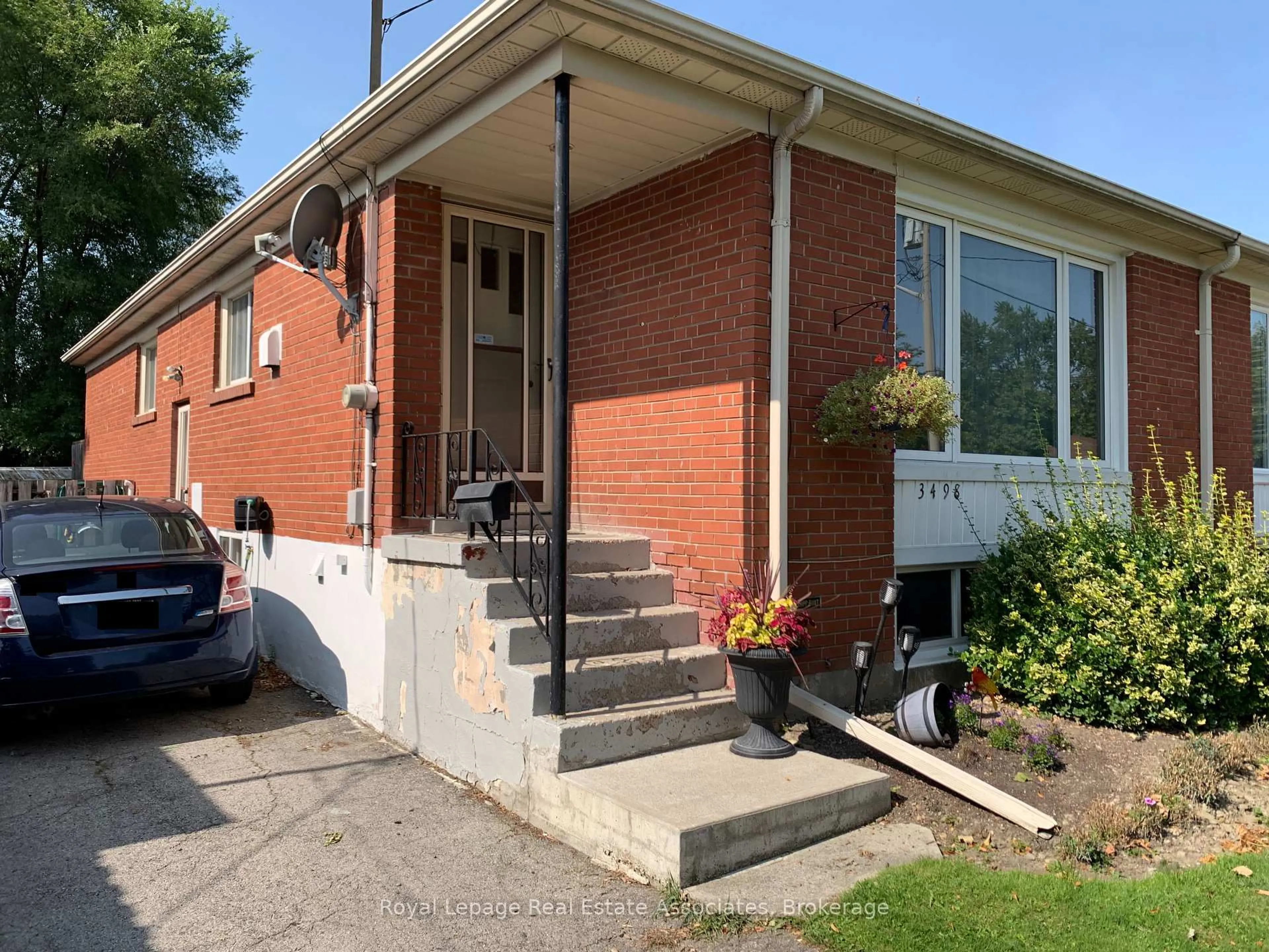 Home with brick exterior material, street for 3498 Ashcroft Cres, Mississauga Ontario L5C 2E7