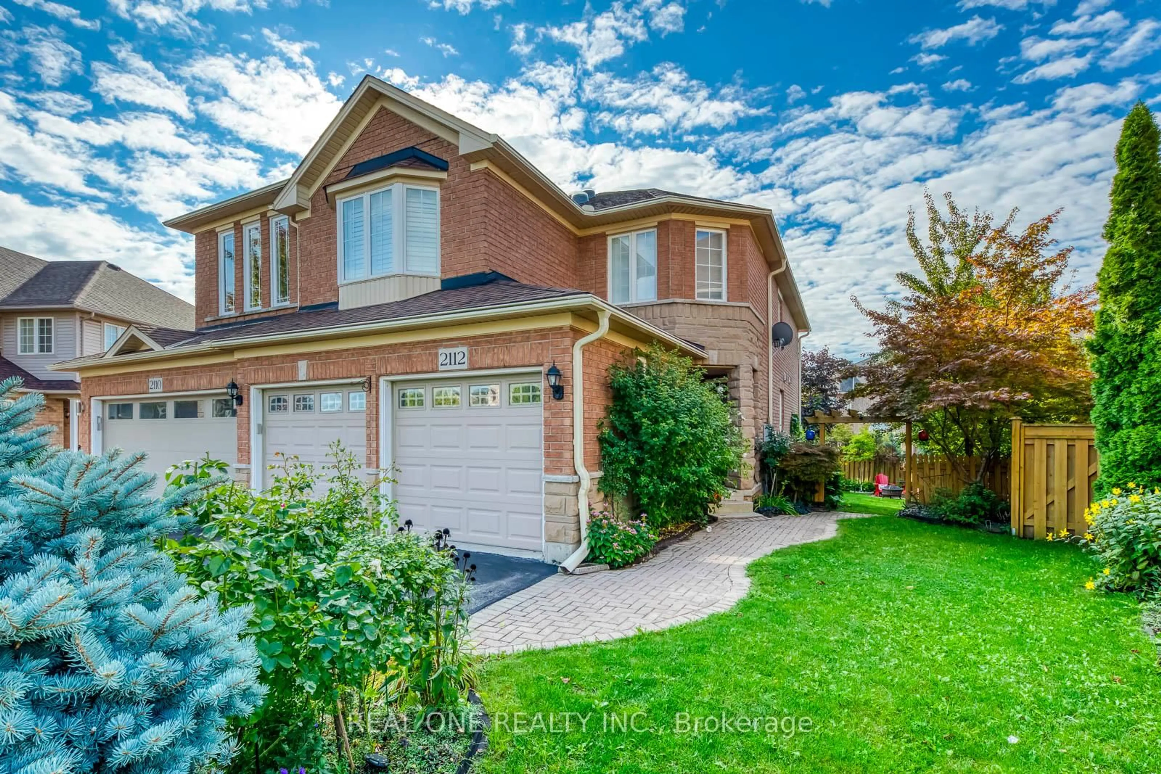 Home with brick exterior material, street for 2112 Redstone Cres, Oakville Ontario L6M 5B2