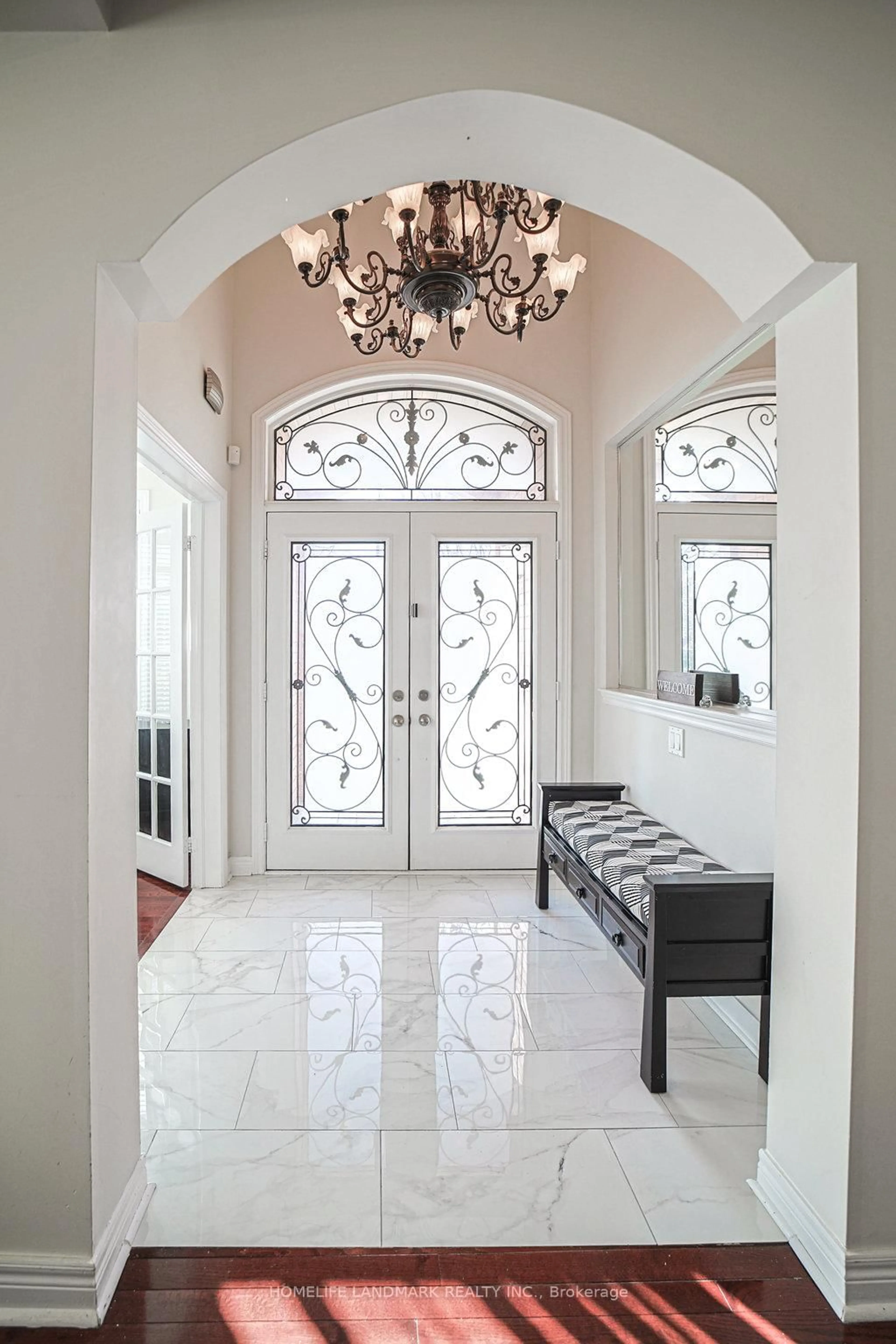 Indoor entryway for 3565 Stonecutter Cres, Mississauga Ontario L5M 7N7