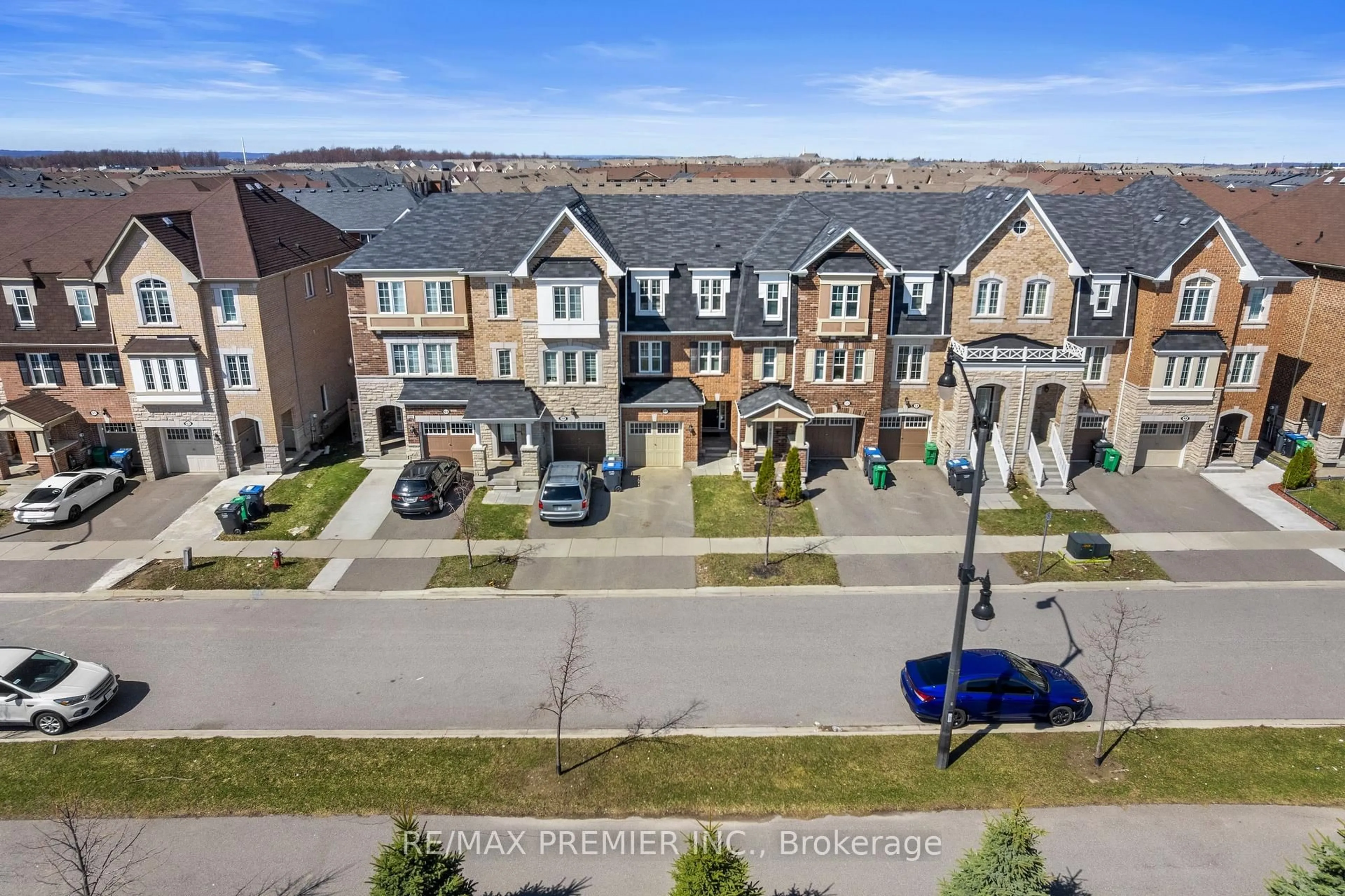 A pic from outside/outdoor area/front of a property/back of a property/a pic from drone, street for 57 Baycliffe Cres, Brampton Ontario L7A 3Z3